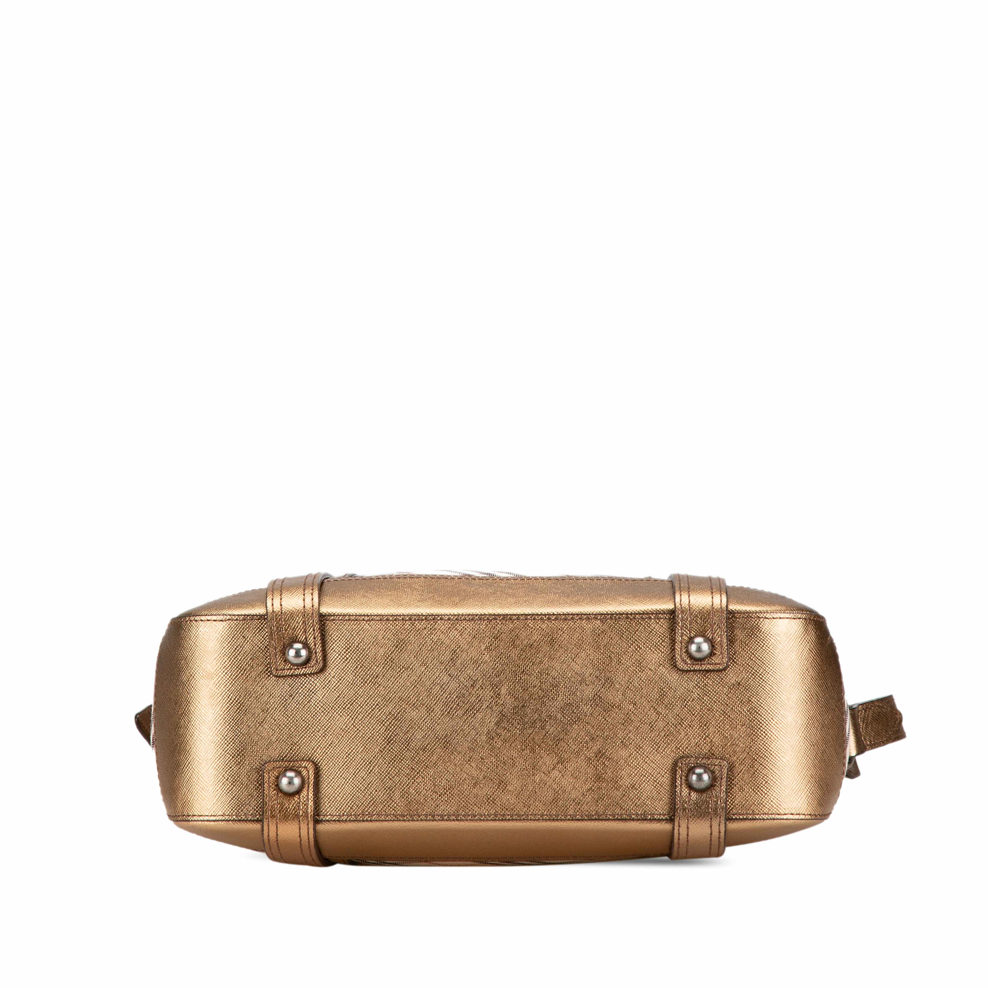 Burberry Nova Check Canvas Crossbody, från Luxclusif, i färgen beige. Klicka för att öppna bilden i stort format