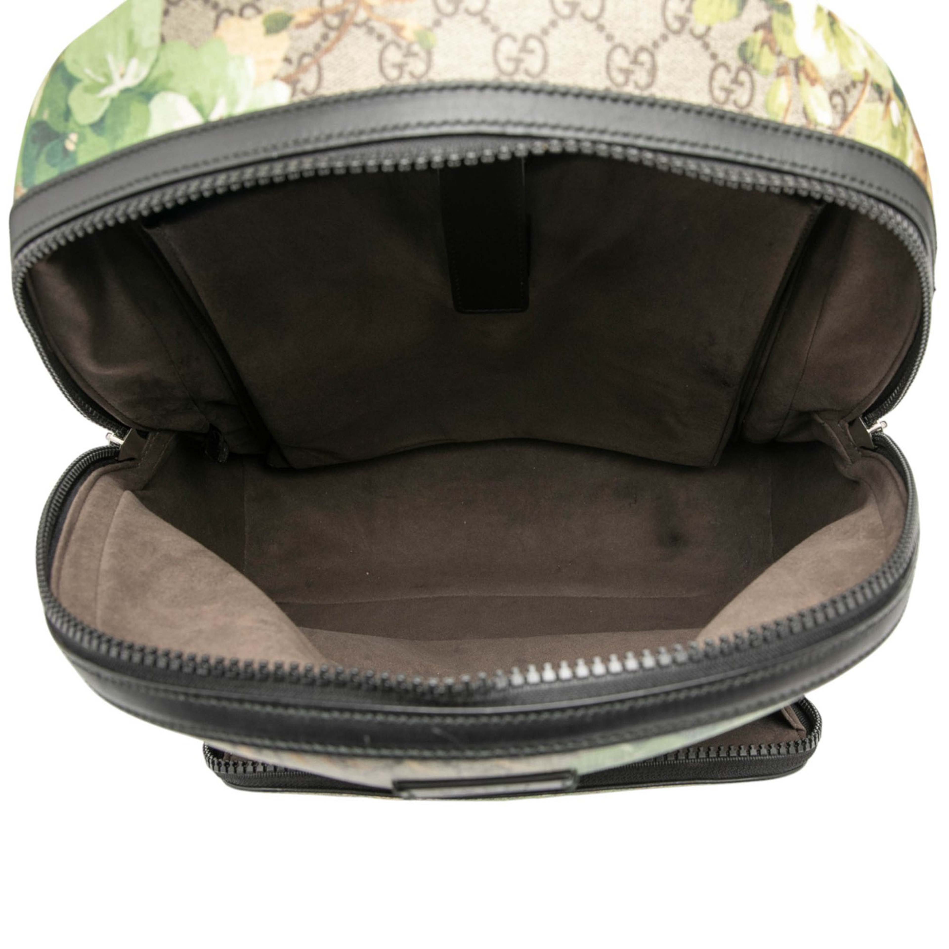 Gucci Medium Gg Supreme Blooms Eden Backpack, från Luxclusif, i färgen beige. Klicka för att öppna bilden i stort format