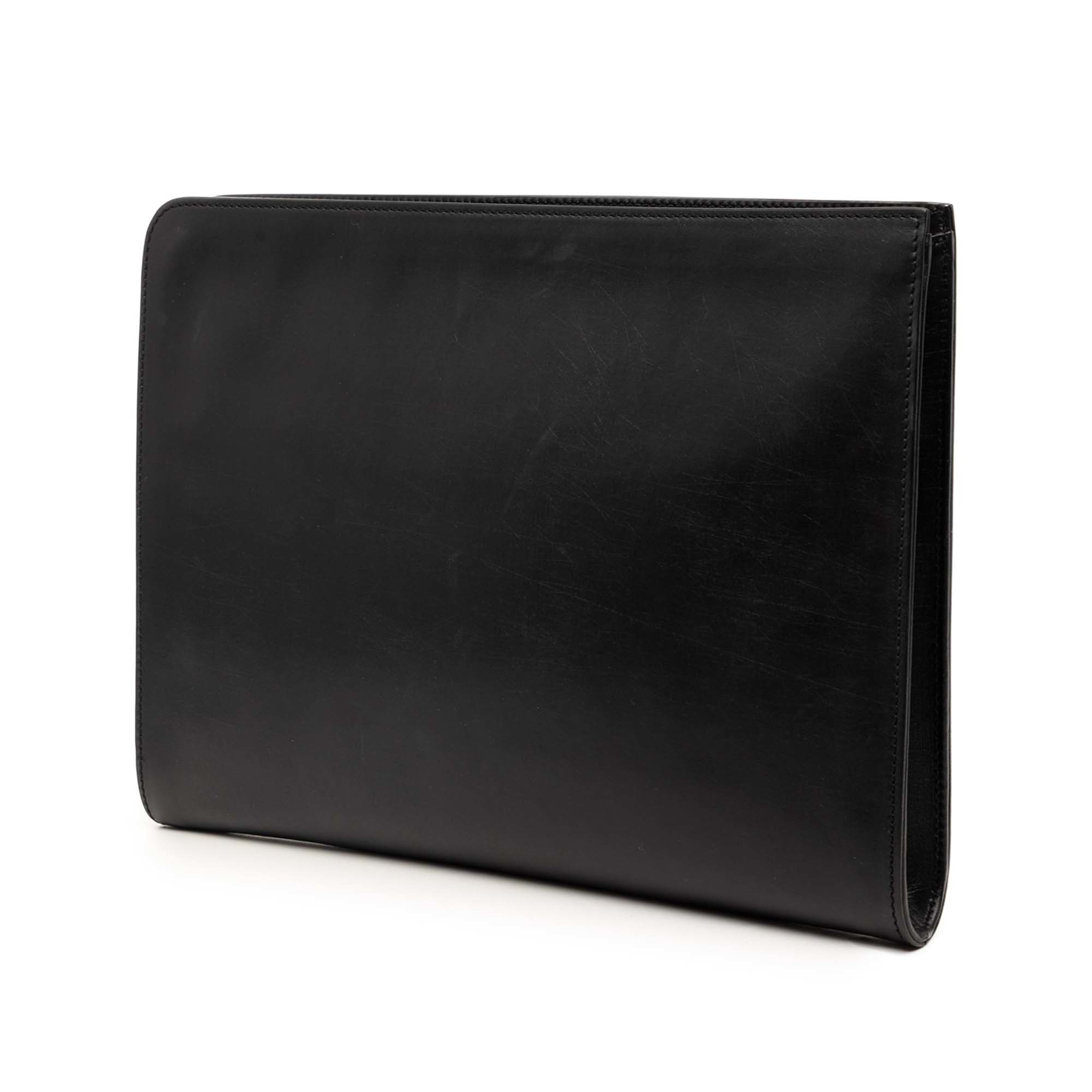 Dior Leather Clutch, från Luxclusif, i färgen black. Klicka för att öppna bilden i stort format