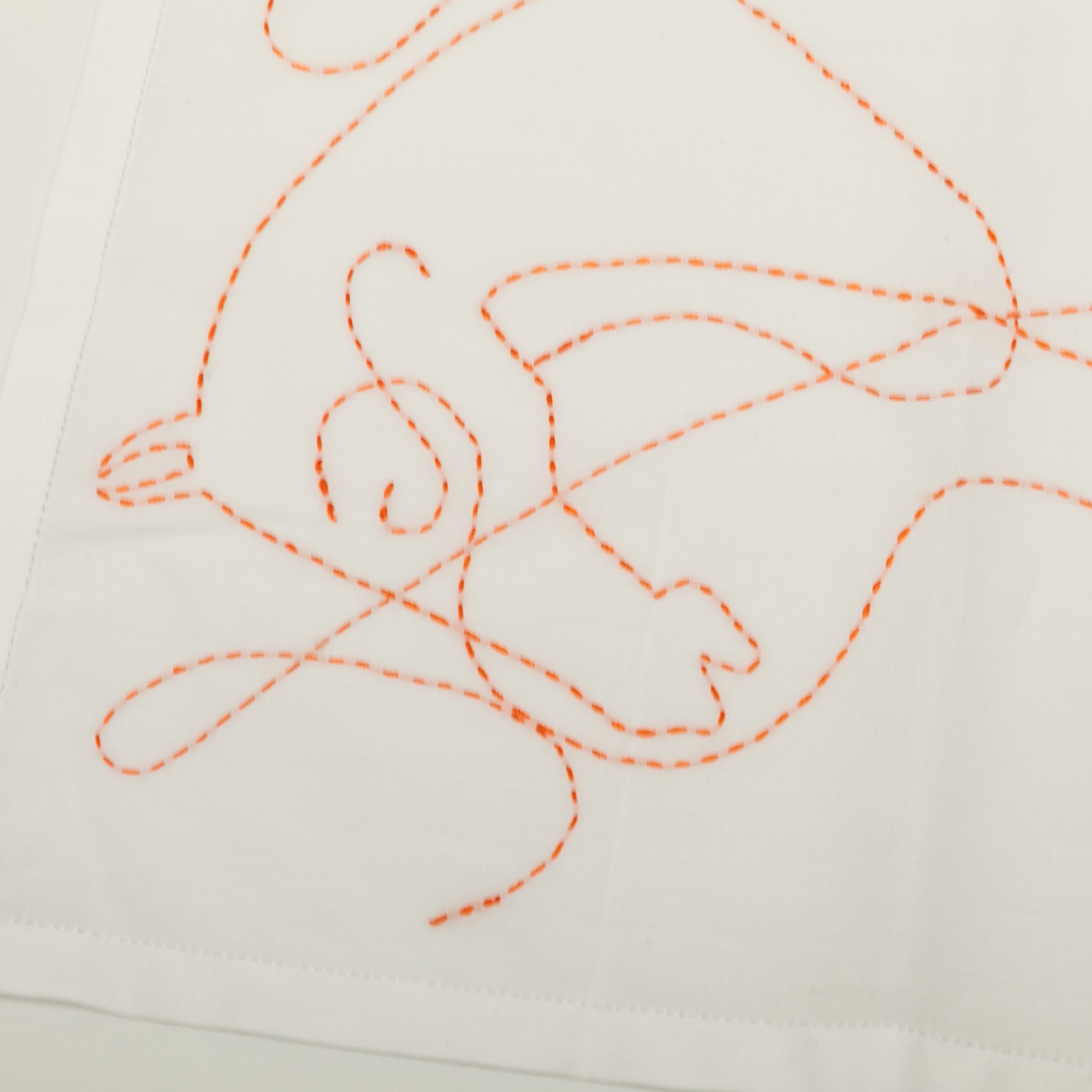 Hermès Embroidered Coup De Fouet Cotton Handkerchief, från Luxclusif, i färgen white. Klicka för att öppna bilden i stort format