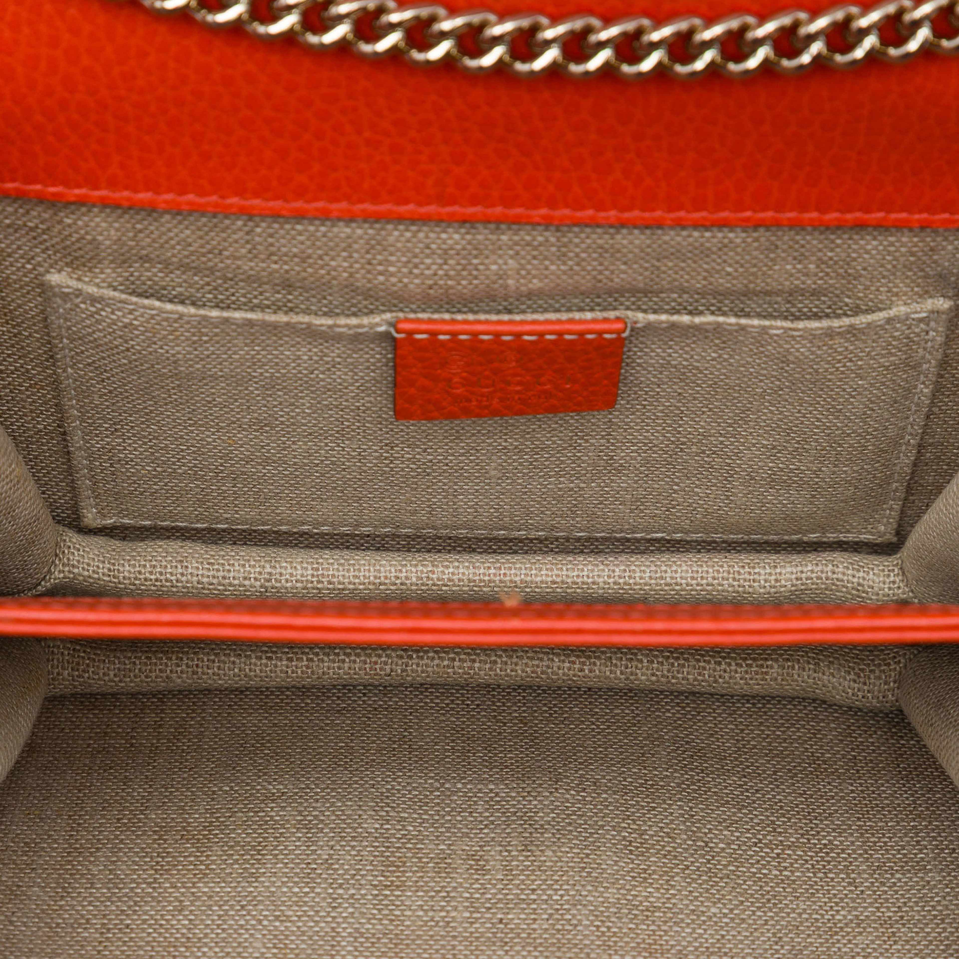 Gucci Small Dollar Calfskin Interlocking G Crossbody, från Luxclusif, i färgen orange. Klicka för att öppna bilden i stort format