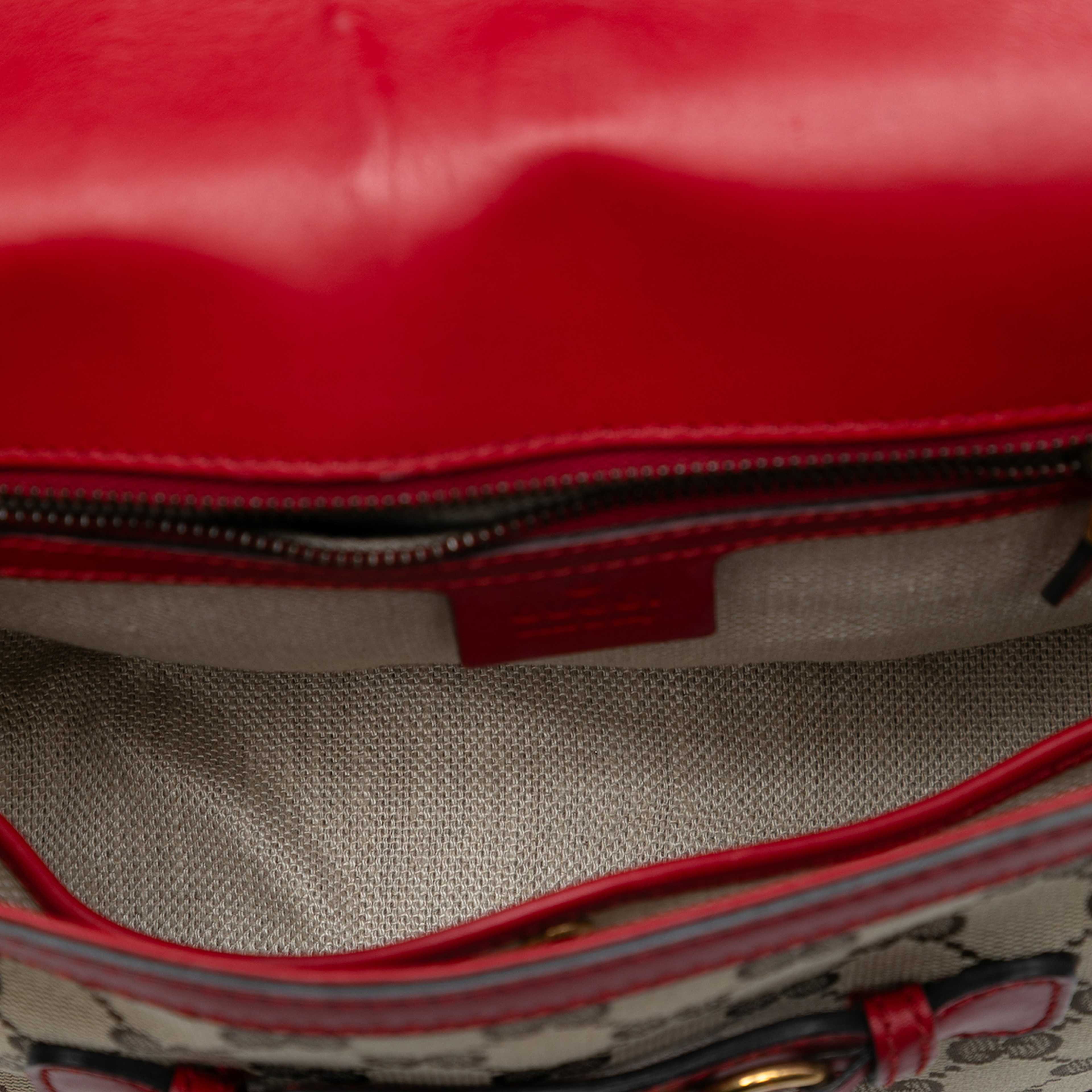 Gucci Medium Gg Canvas Lady Web Crossbody, från Luxclusif, i färgen beige. Klicka för att öppna bilden i stort format