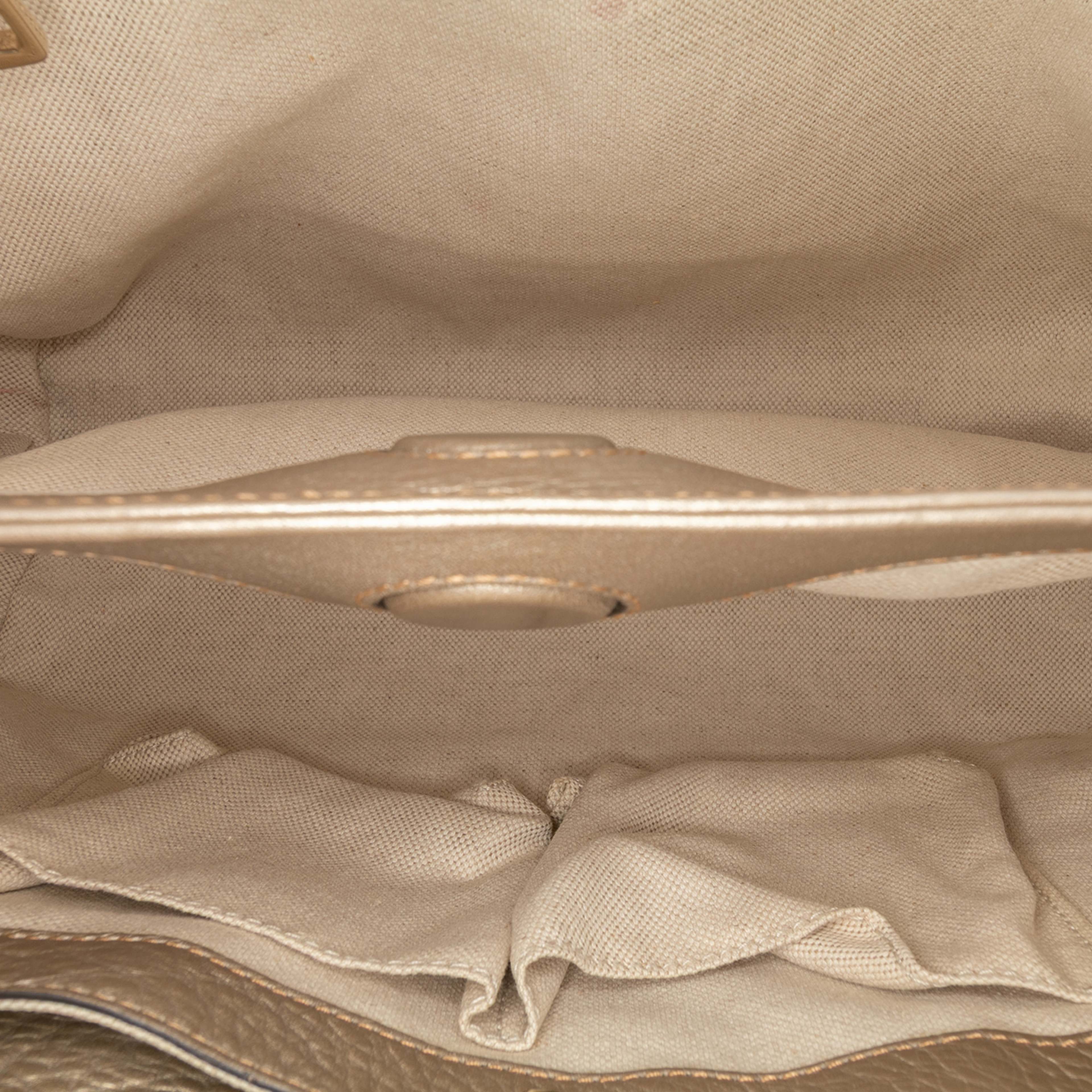 Gucci Small Calfskin Bamboo Shopper Satchel, från Luxclusif, i färgen gold. Klicka för att öppna bilden i stort format