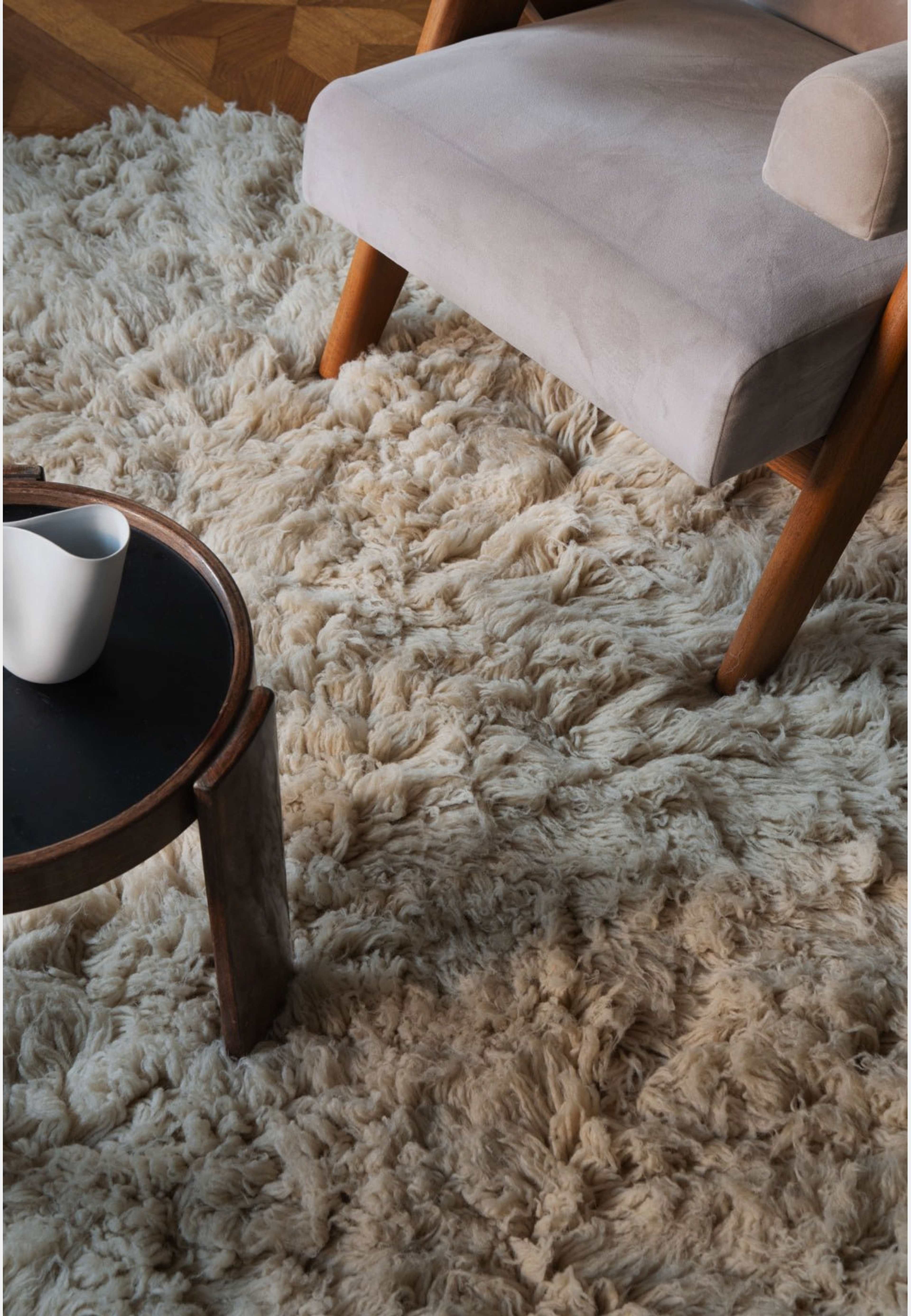 Residue Shaggy Ullmatta Oatmeal 235x350 cm, från Layered, i färgen oatmeal. Klicka för att öppna bilden i stort format