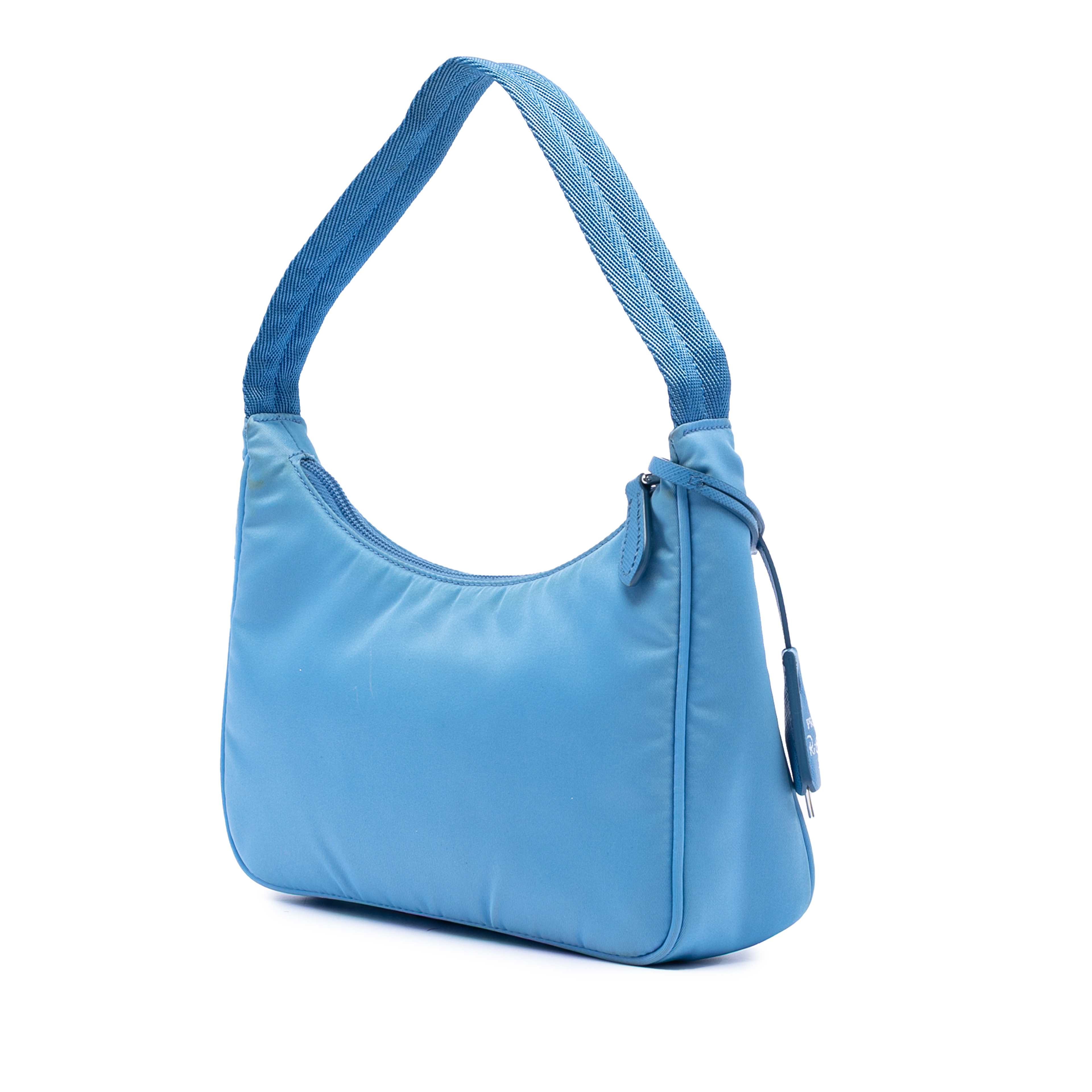 Prada Mini Tessuto Re Edition 2000 Shoulder Bag, från Luxclusif, i färgen blue. Klicka för att öppna bilden i stort format