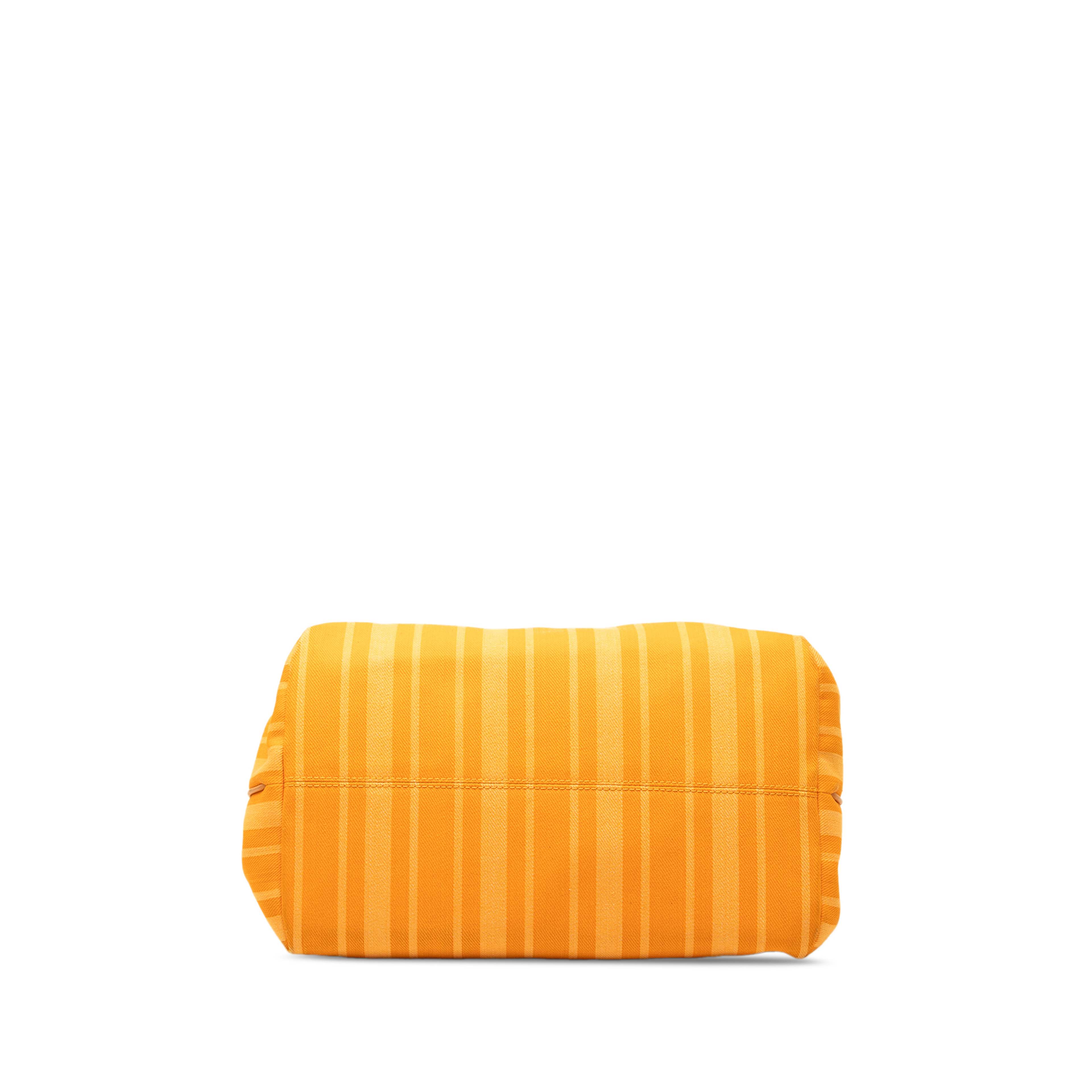 Louis Vuitton Canvas Plein Soleil Cabas Pm, från Luxclusif, i färgen gul. Klicka för att öppna bilden i stort format