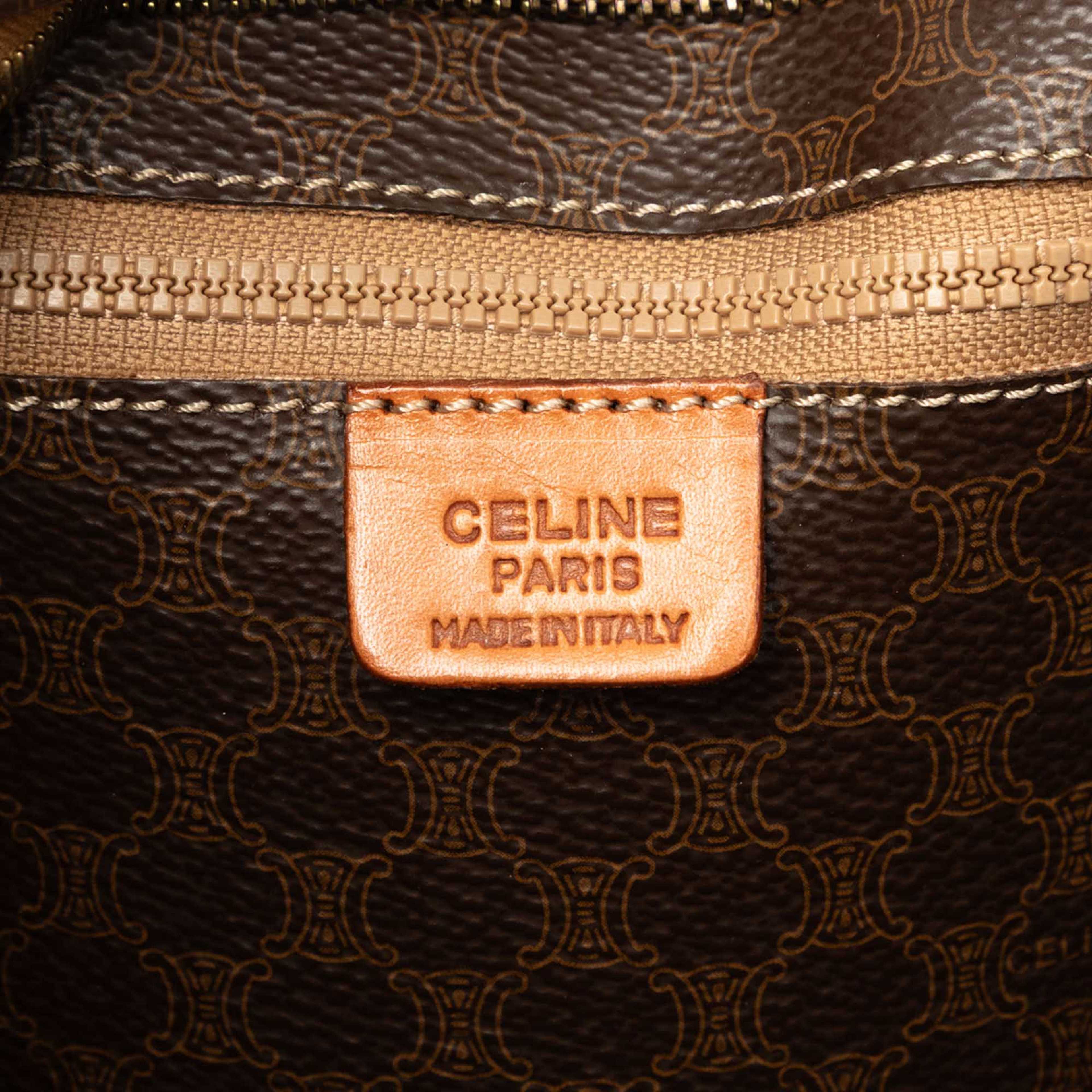 Celine Macadam Coated Canvas Tote, från Luxclusif, i färgen brun. Klicka för att öppna bilden i stort format