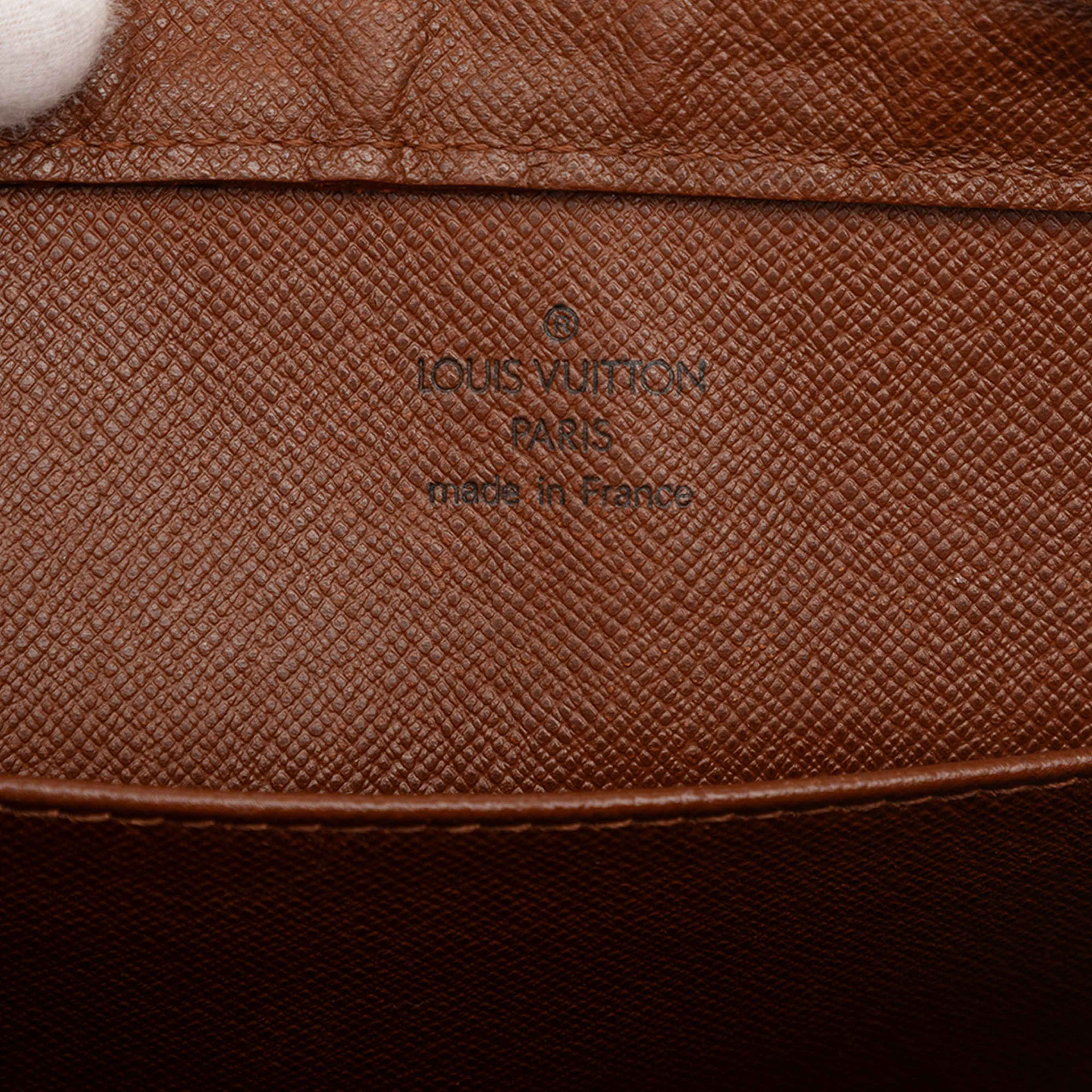 Louis Vuitton Monogram Orsay, från Luxclusif, i färgen brown. Klicka för att öppna bilden i stort format