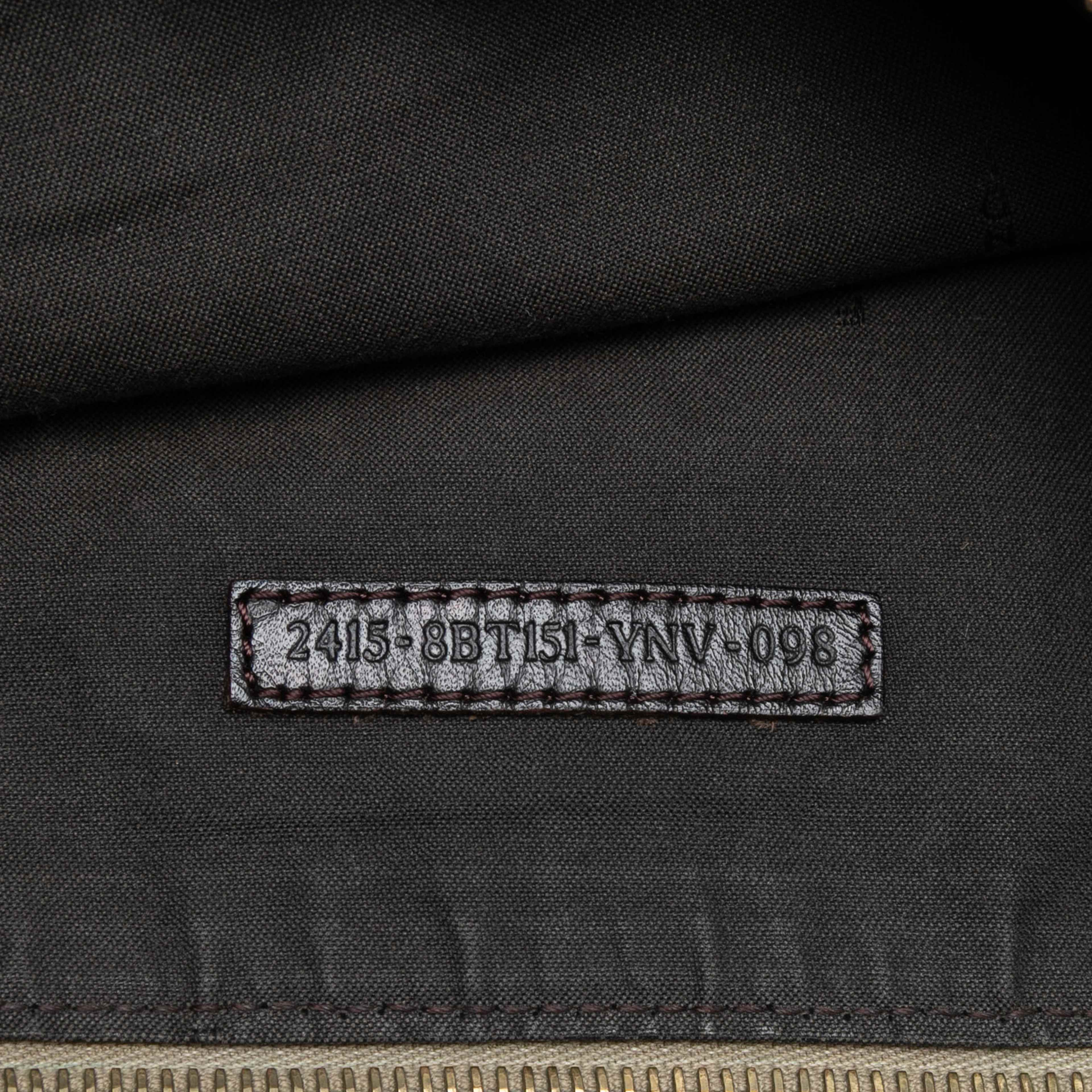 Fendi Zucchino Canvas Crossbody, från Luxclusif, i färgen beige. Klicka för att öppna bilden i stort format