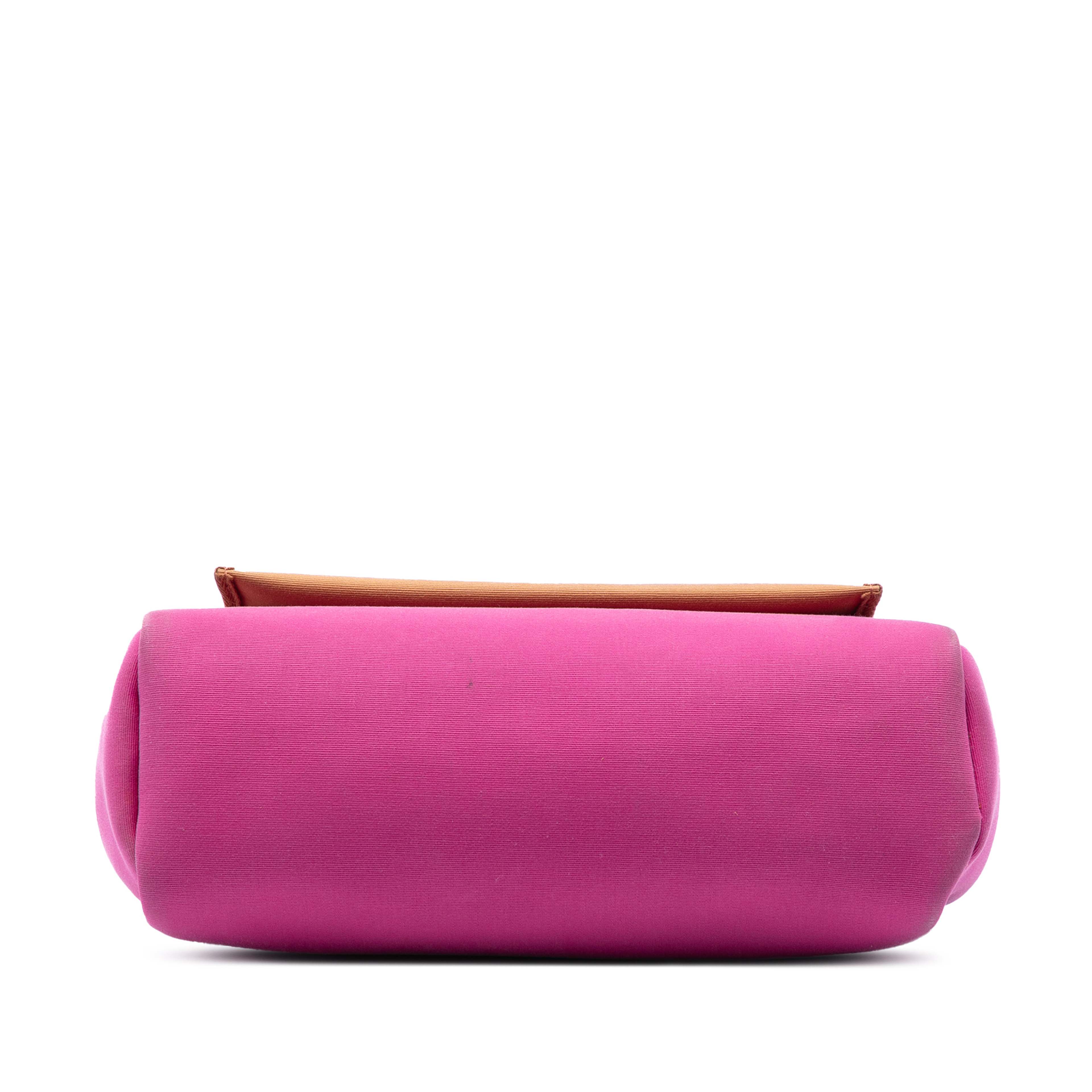 Hermès Toile Verso Herbag Zip 31, från Luxclusif, i färgen rosa. Klicka för att öppna bilden i stort format