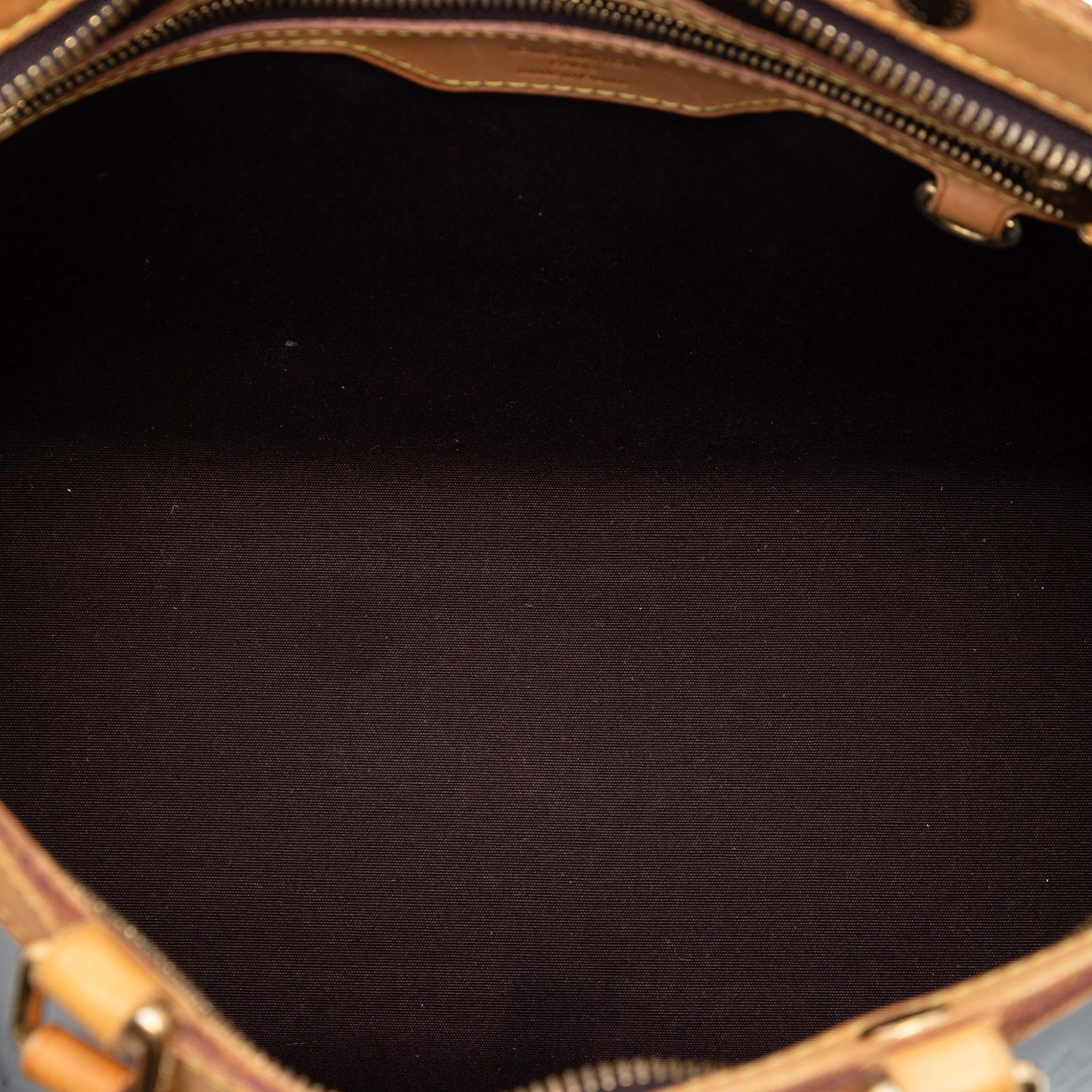 Louis Vuitton Monogram Vernis Brea Mm, från Luxclusif, i färgen purple. Klicka för att öppna bilden i stort format