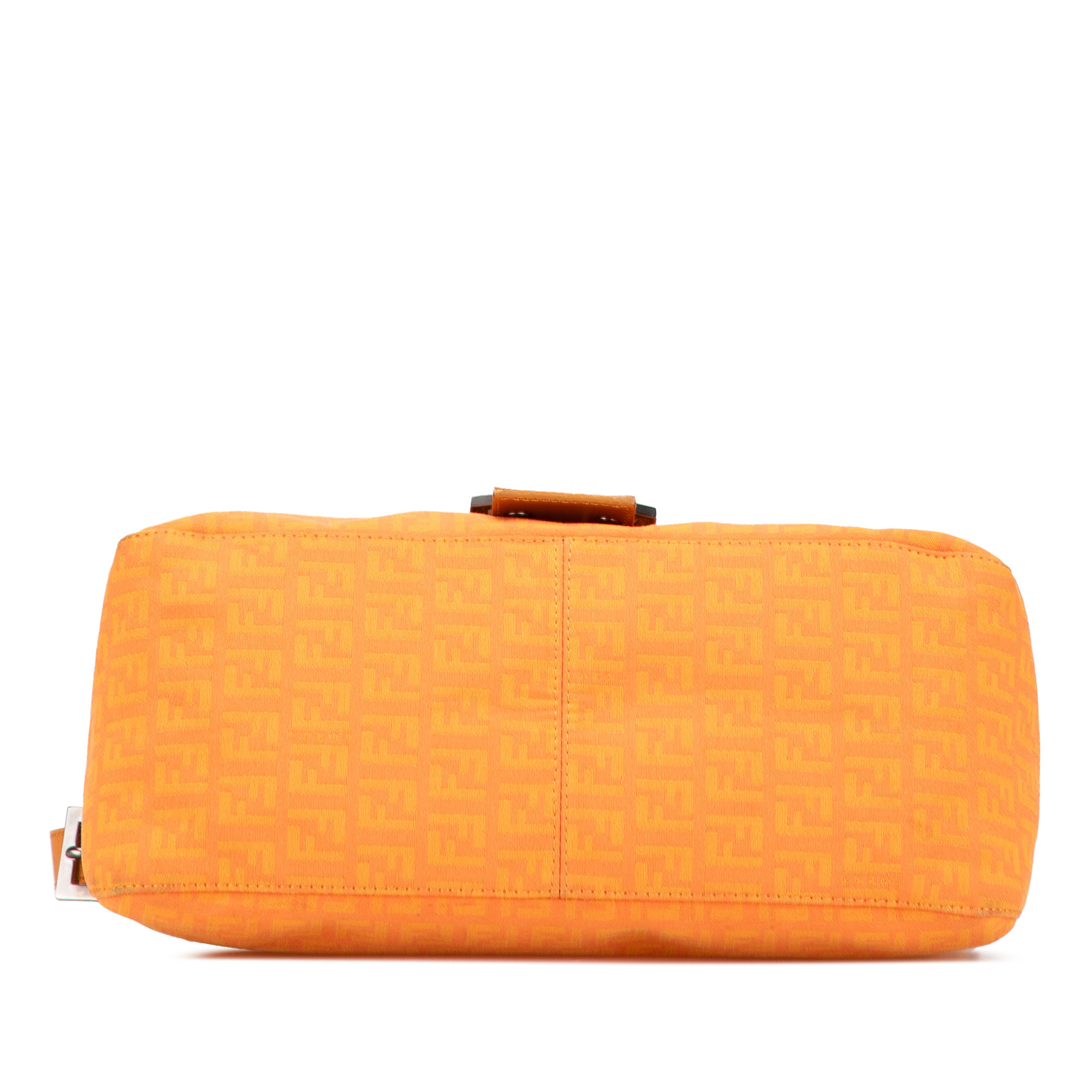 Fendi Zucchino Canvas Mamma Forever, från Luxclusif, i färgen light orange. Klicka för att öppna bilden i stort format