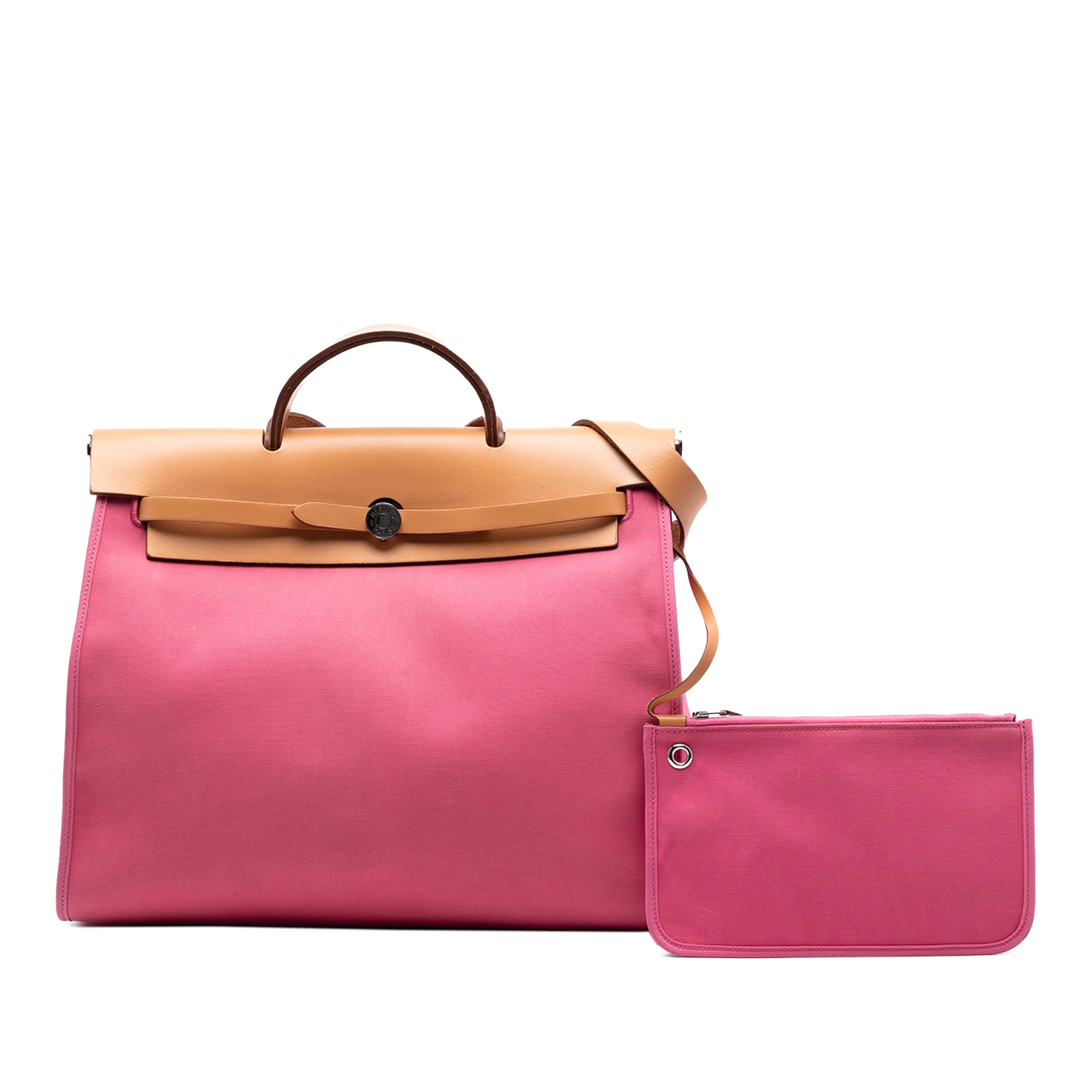 Hermès Toile Herbag Zip 39, från Luxclusif, i färgen brun. Klicka för att öppna bilden i stort format