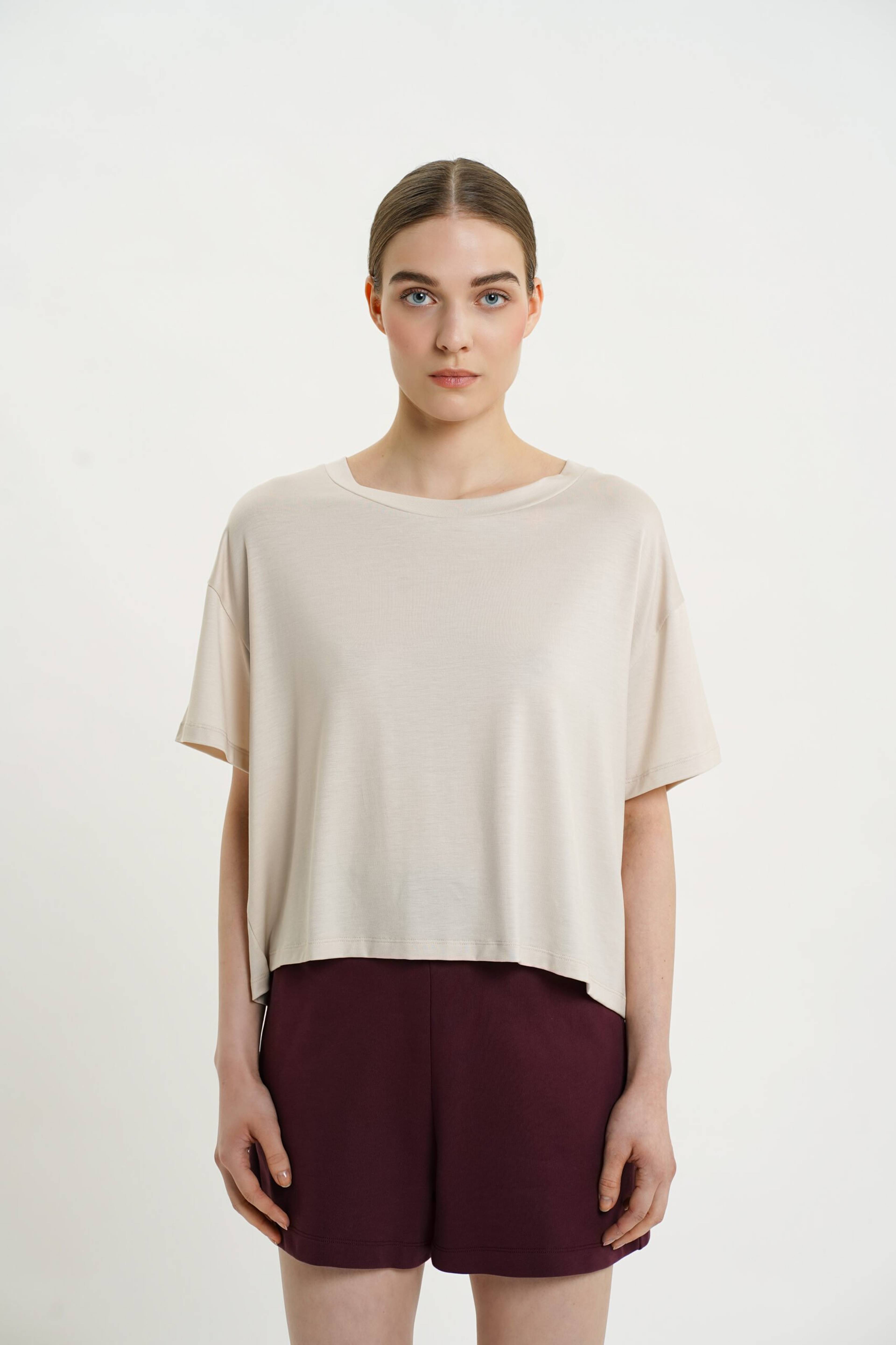 Gwynet Tee - Greige, från Residus, i färgen beige. Klicka för att öppna bilden i stort format