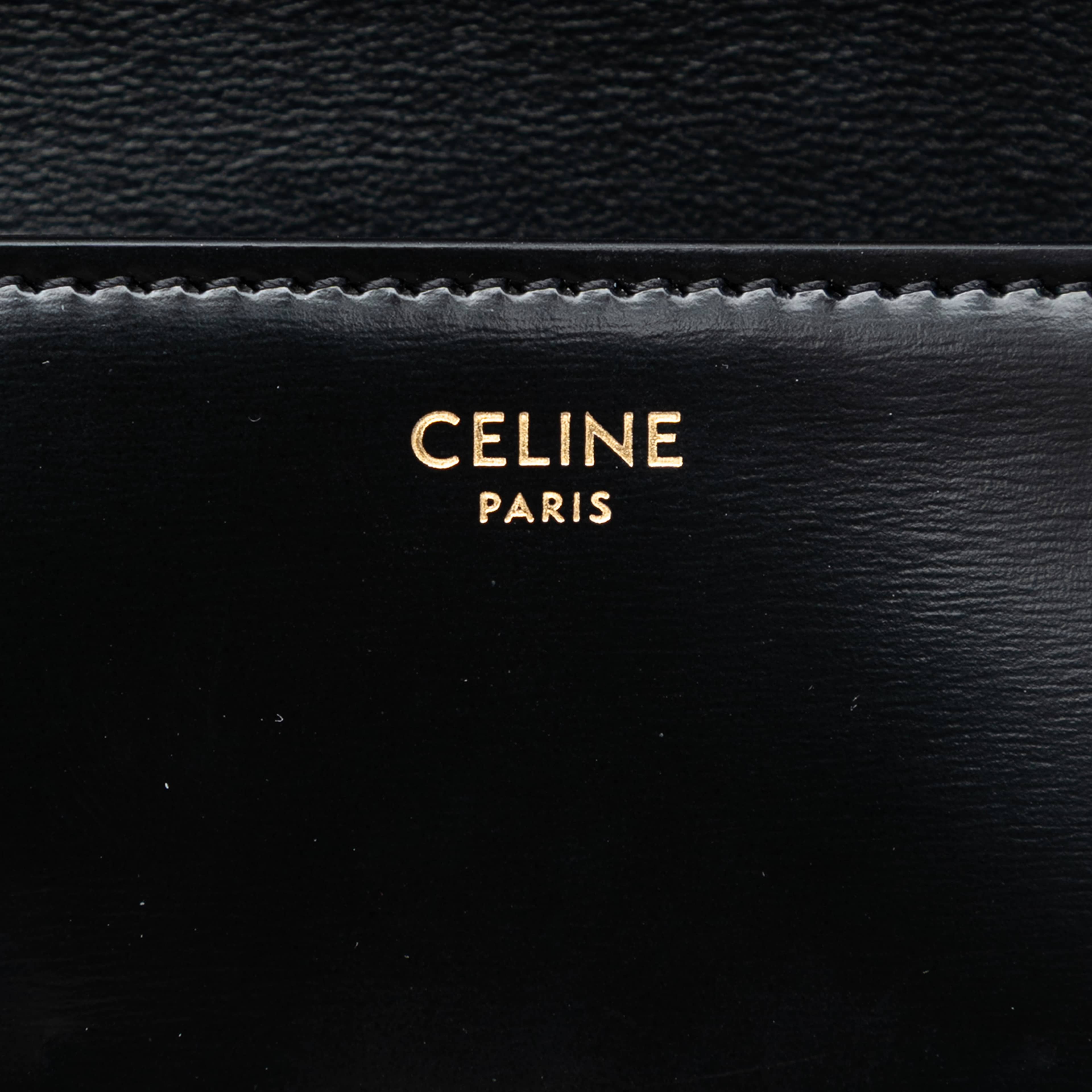 Celine Shiny Calfskin Triomphe Claude Shoulder Bag, från Luxclusif, i färgen black. Klicka för att öppna bilden i stort format