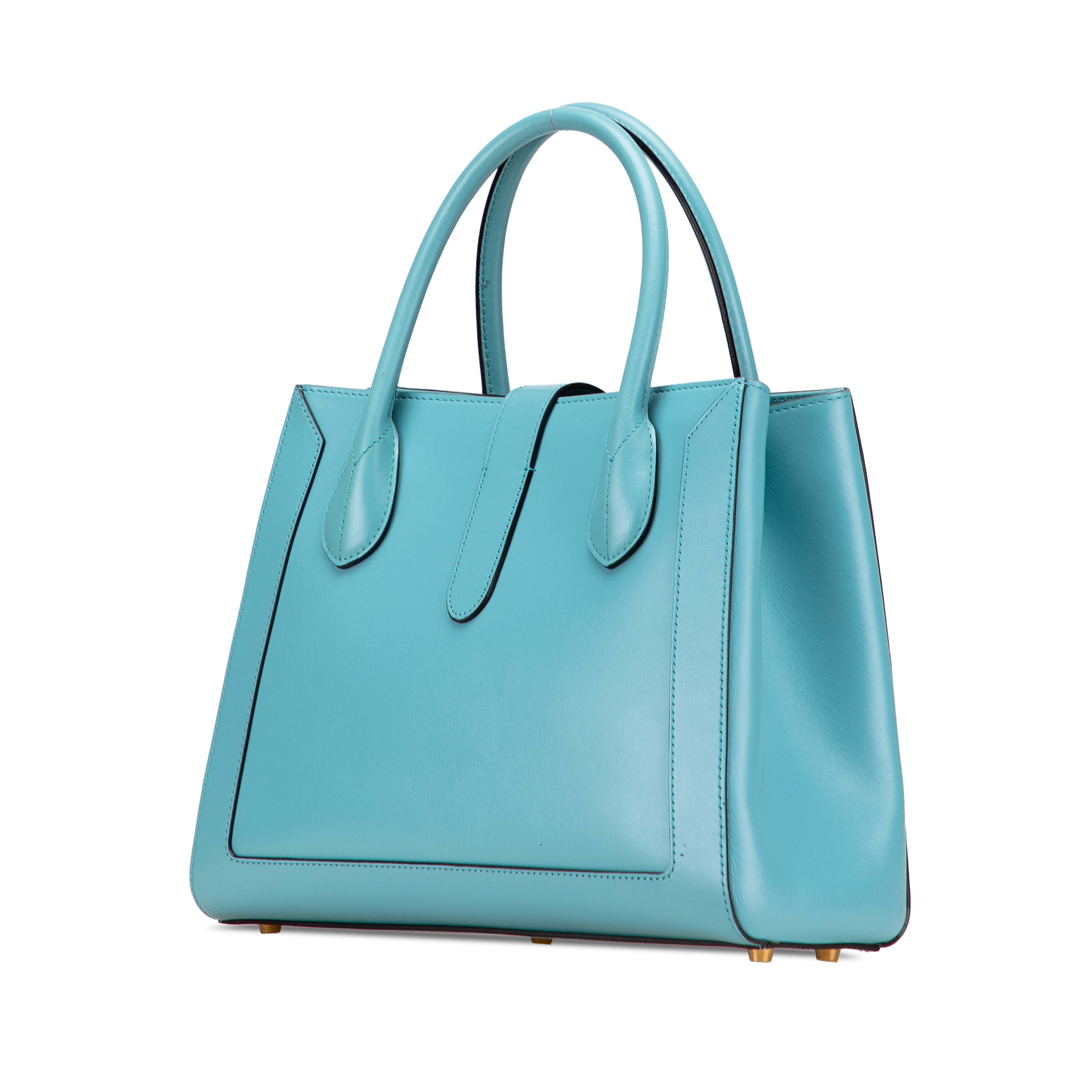 Gucci Medium Calfskin Jackie 1961 Tote, från Luxclusif, i färgen light blue. Klicka för att öppna bilden i stort format