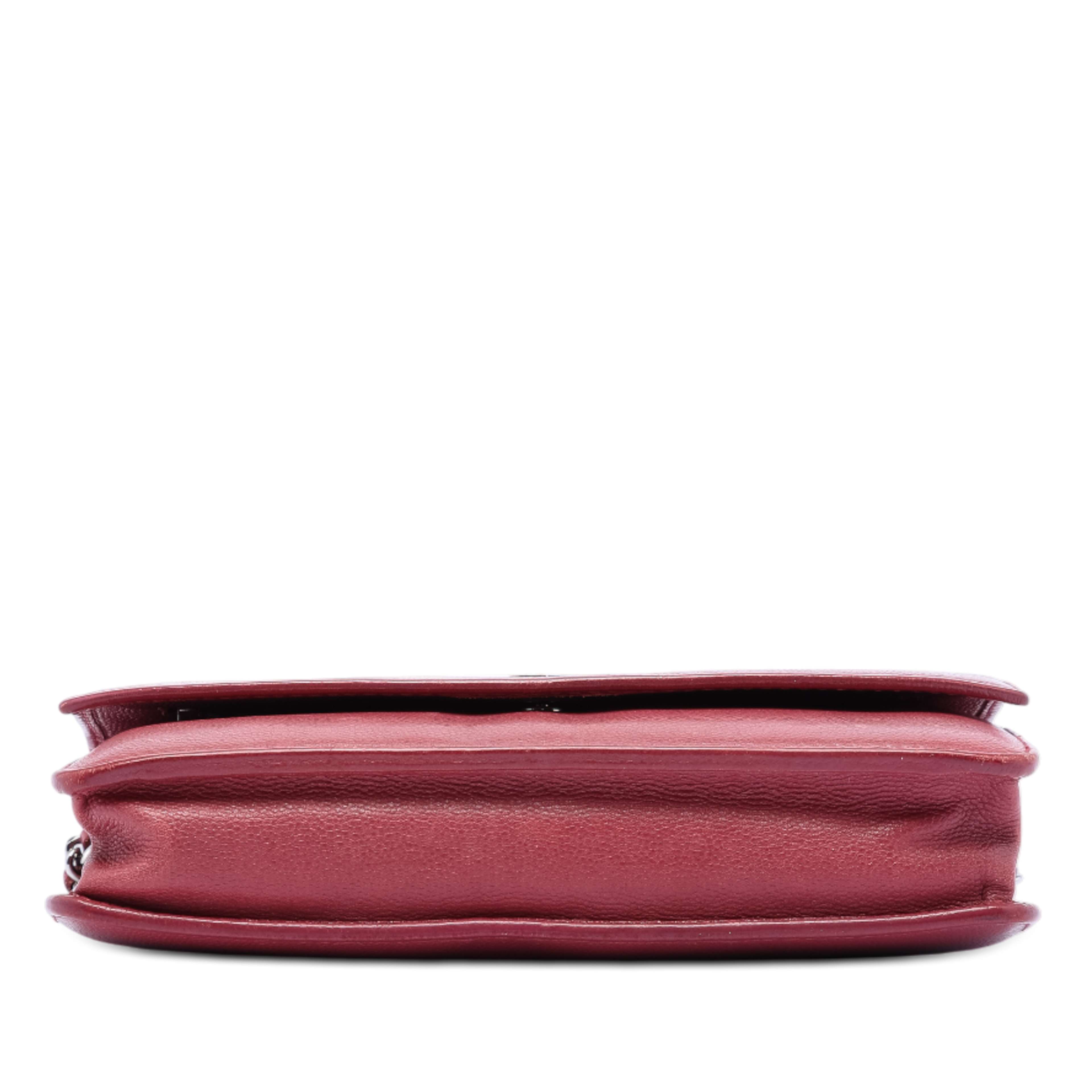 Chanel Cc Caviar Sevruga Wallet On Chain, från Luxclusif, i färgen röd. Klicka för att öppna bilden i stort format