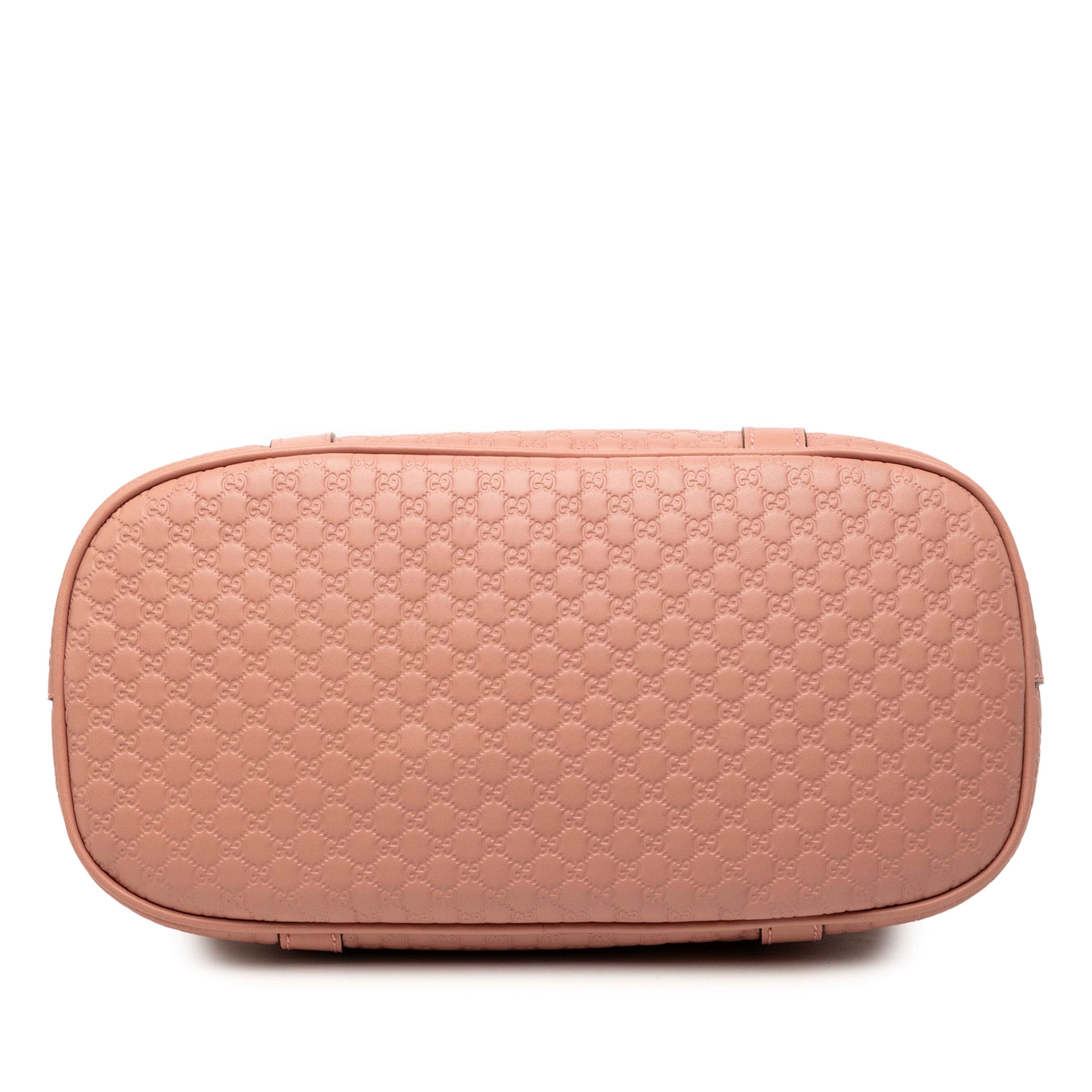 Gucci Medium Microguccissima Dome Satchel, från Luxclusif, i färgen pink. Klicka för att öppna bilden i stort format