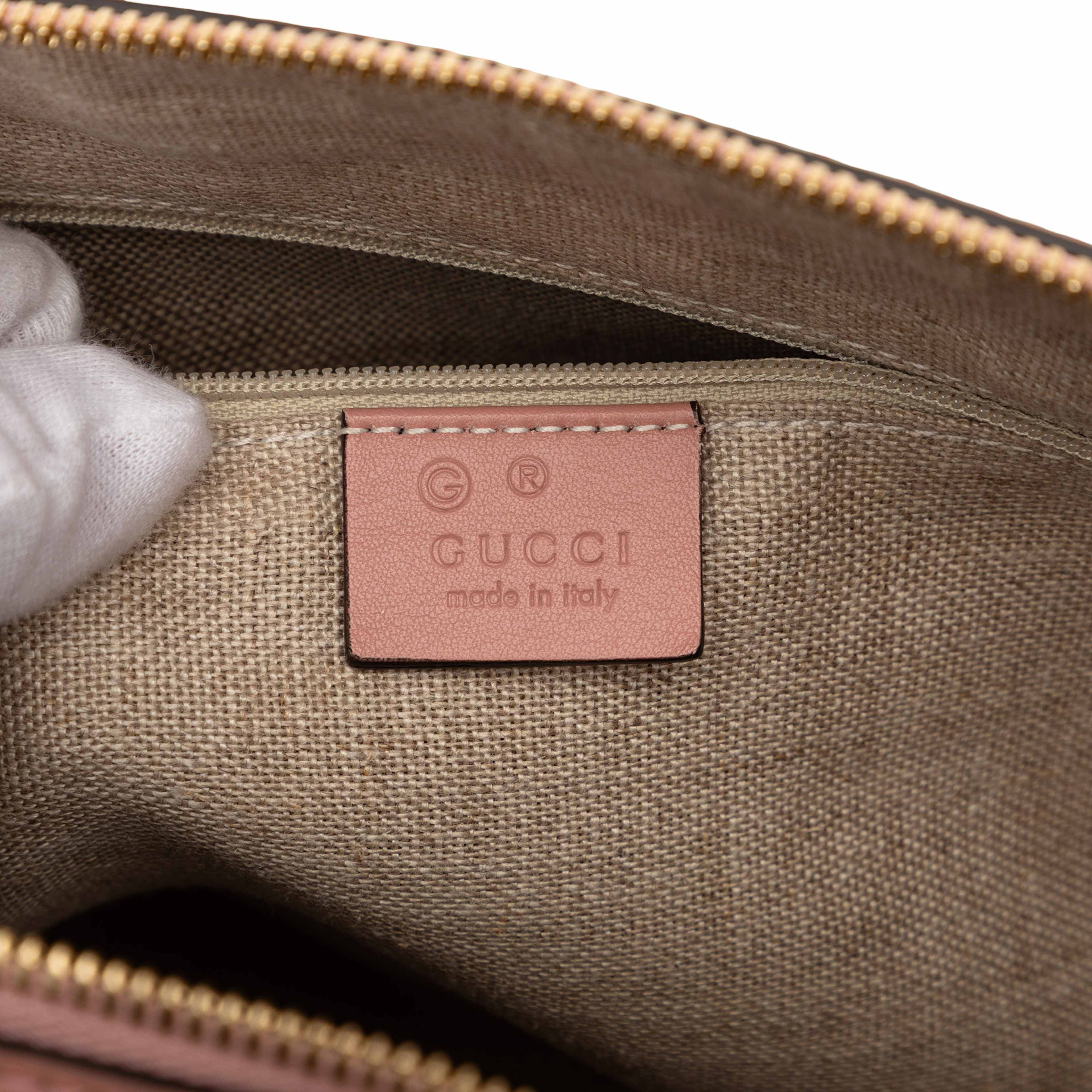 Gucci Medium Microguccissima Dome Satchel, från Luxclusif, i färgen pink. Klicka för att öppna bilden i stort format