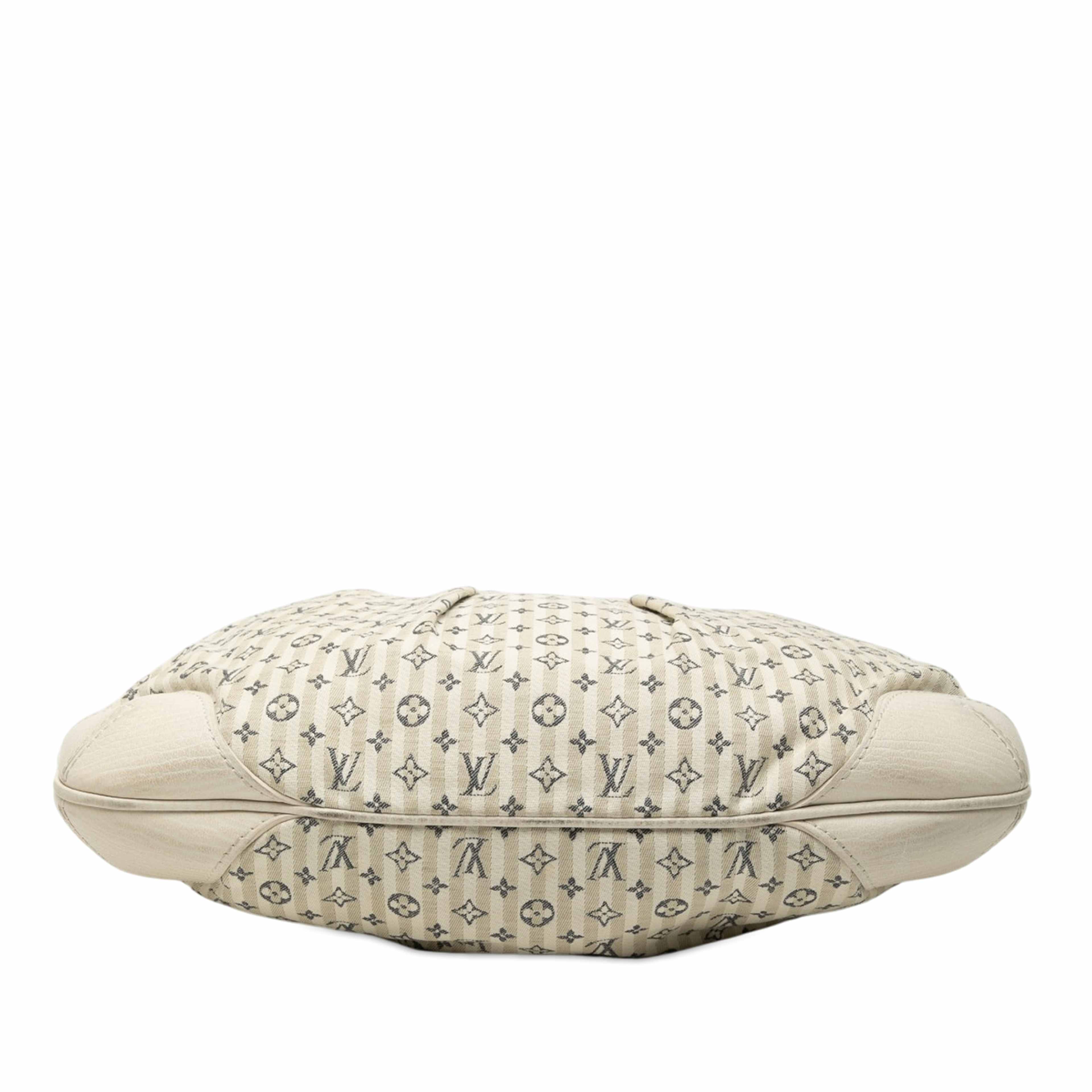 Louis Vuitton Monogram Mini Lin Croisette Marina Pm, från Luxclusif, i färgen beige. Klicka för att öppna bilden i stort format