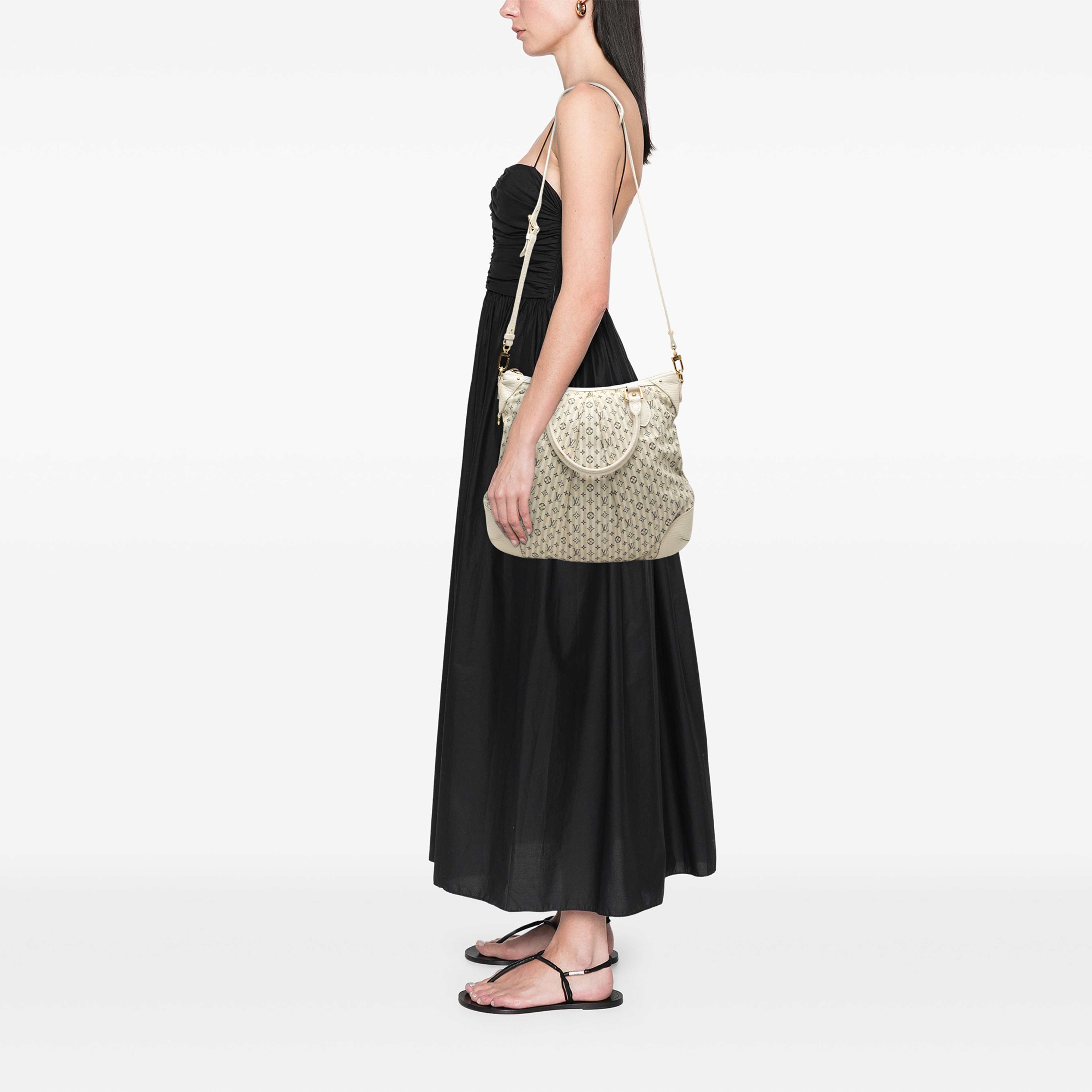 Louis Vuitton Monogram Mini Lin Croisette Marina Pm, från Luxclusif, i färgen beige. Klicka för att öppna bilden i stort format
