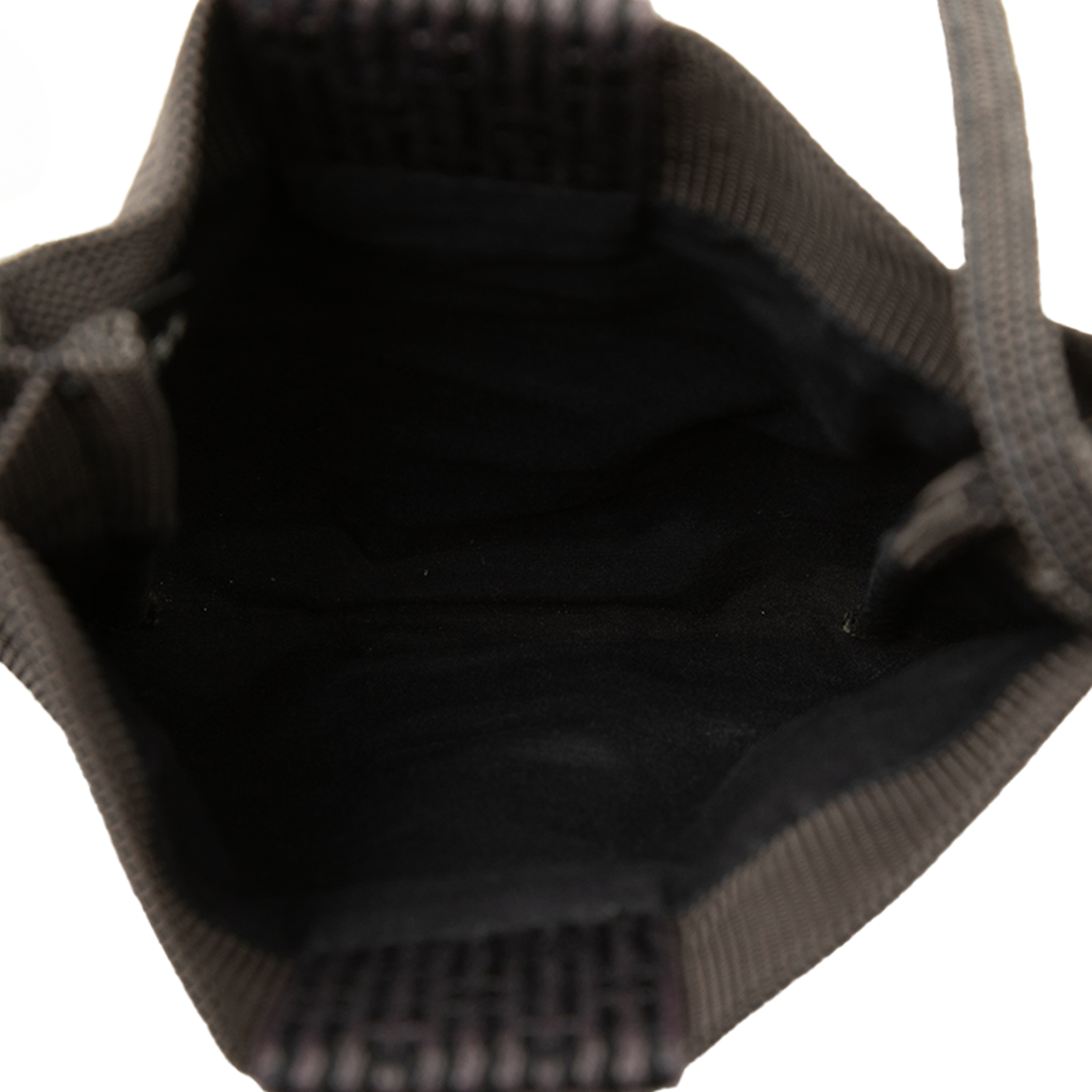 Hermès Canvas Herline Pochette, från Luxclusif, i färgen grå. Klicka för att öppna bilden i stort format
