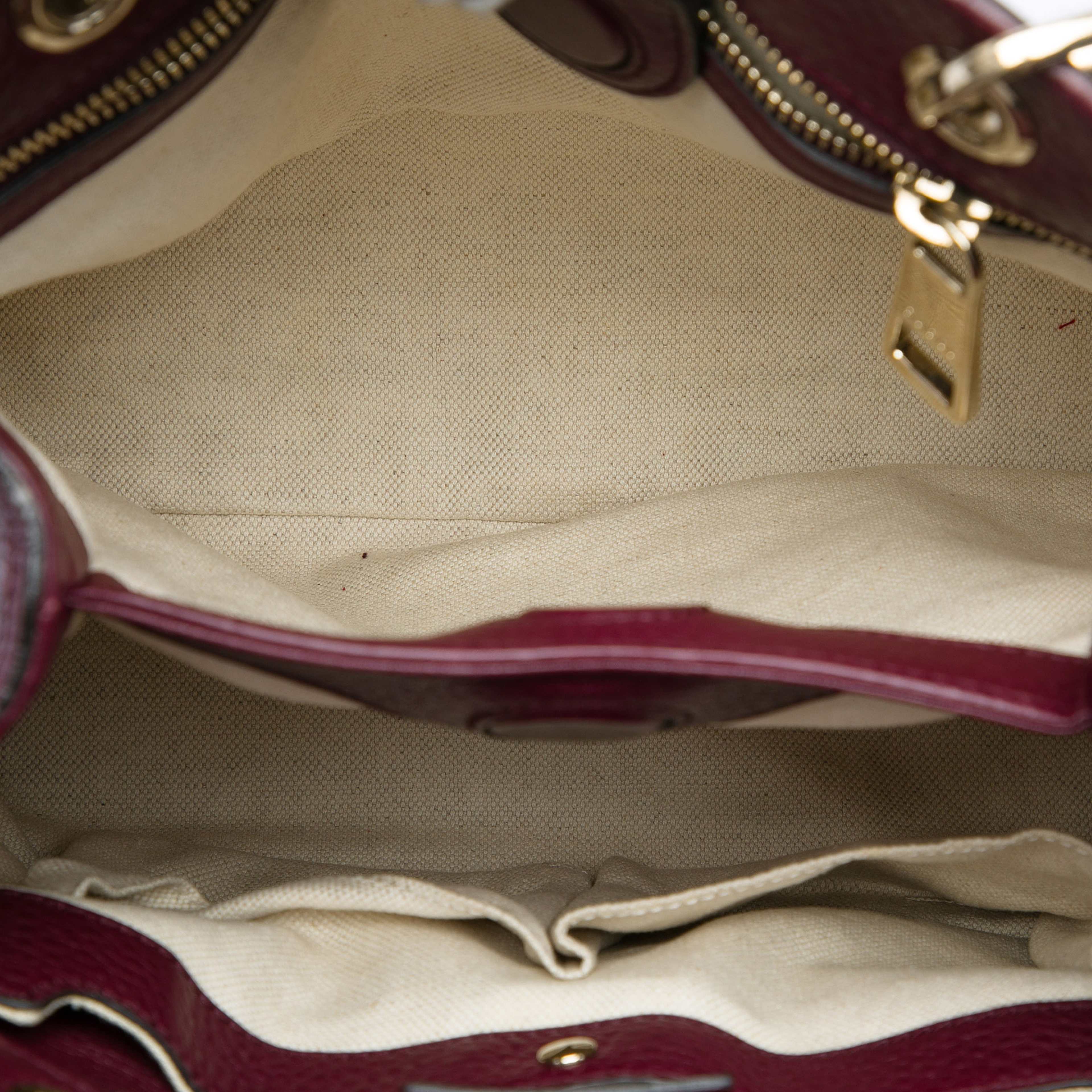 Gucci Small Calfskin Bamboo Shopper Satchel, från Luxclusif, i färgen purpur. Klicka för att öppna bilden i stort format