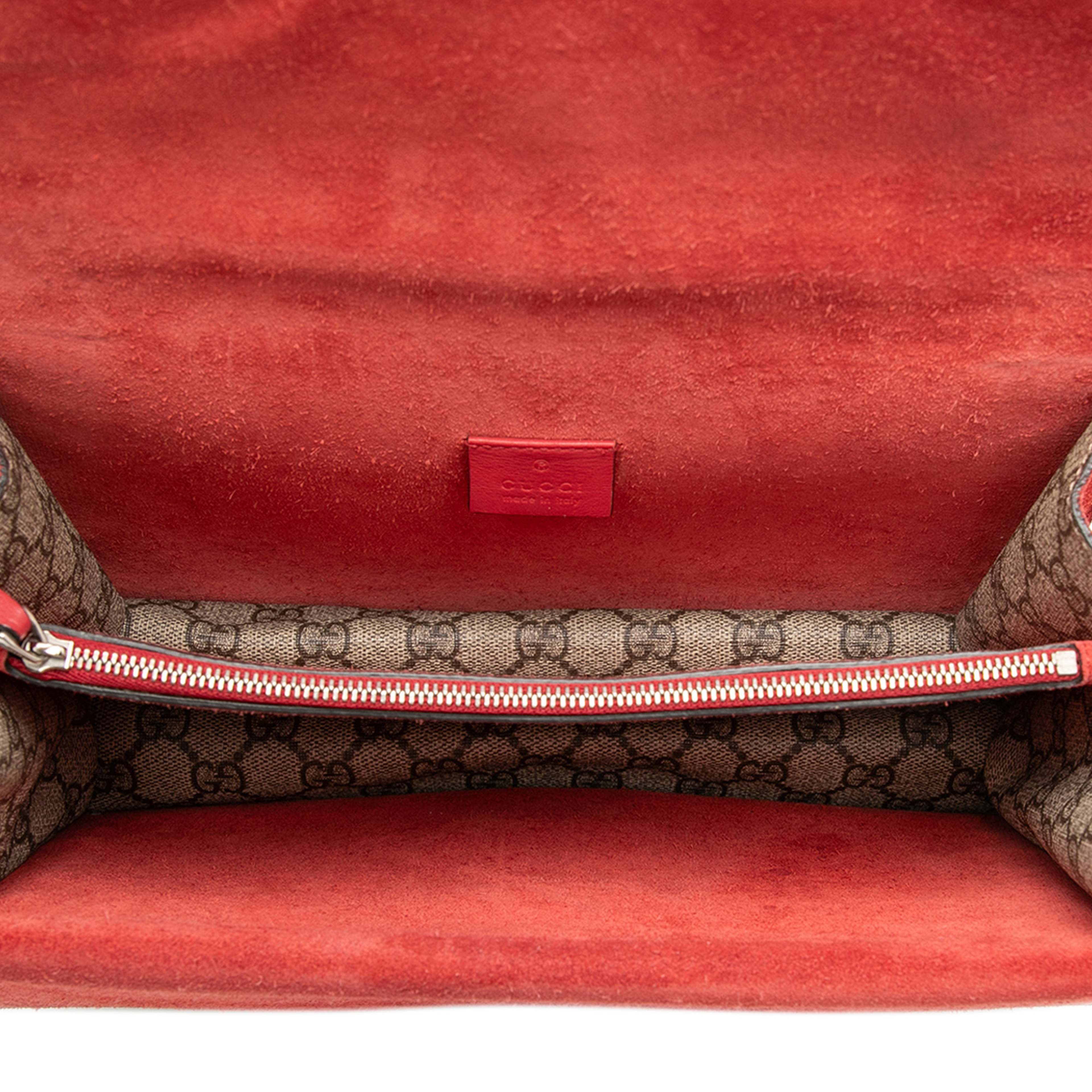 Gucci Medium Gg Supreme Dionysus Shoulder Bag, från Luxclusif, i färgen beige. Klicka för att öppna bilden i stort format