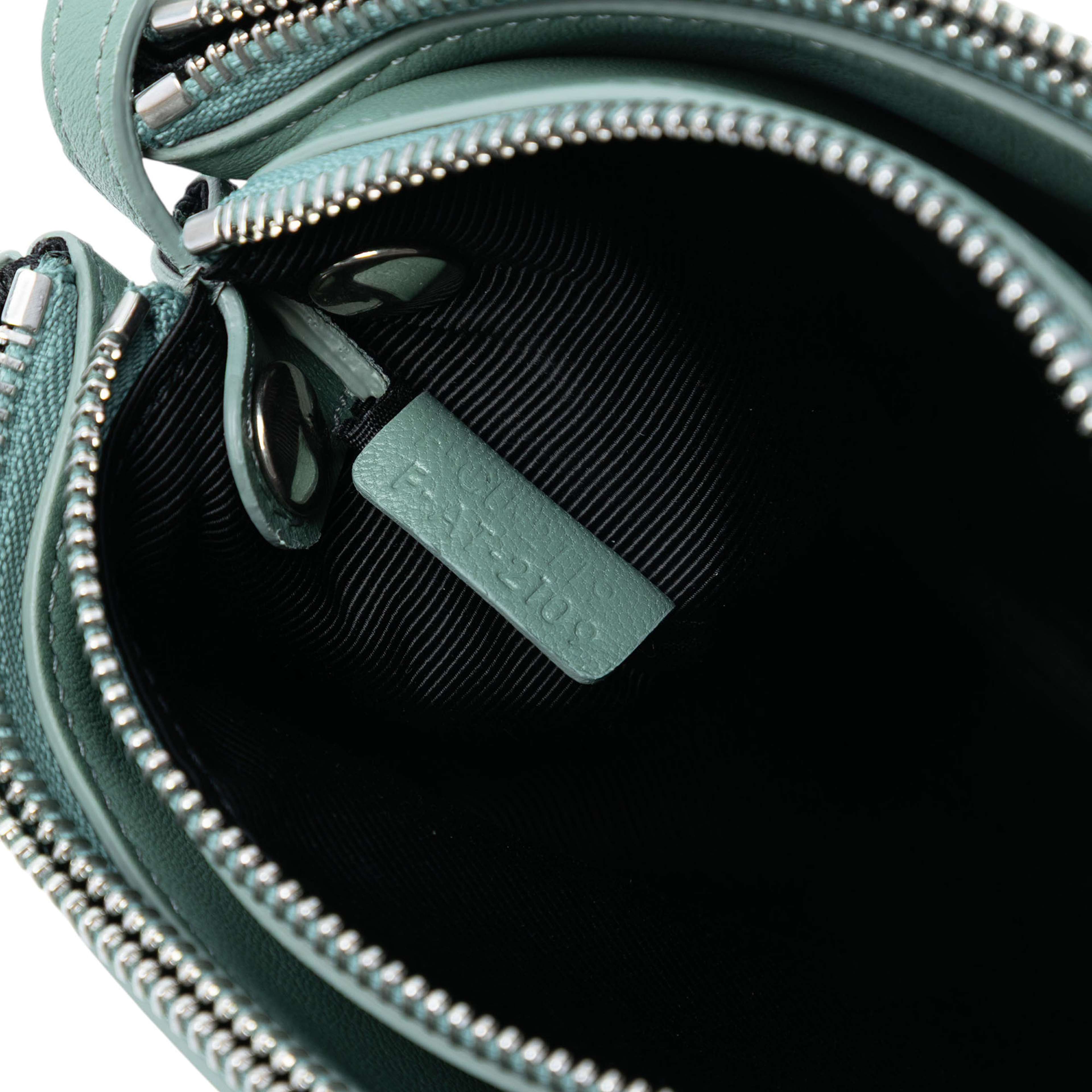 Celine Small Lambskin Trio Crossbody, från Luxclusif, i färgen mint. Klicka för att öppna bilden i stort format