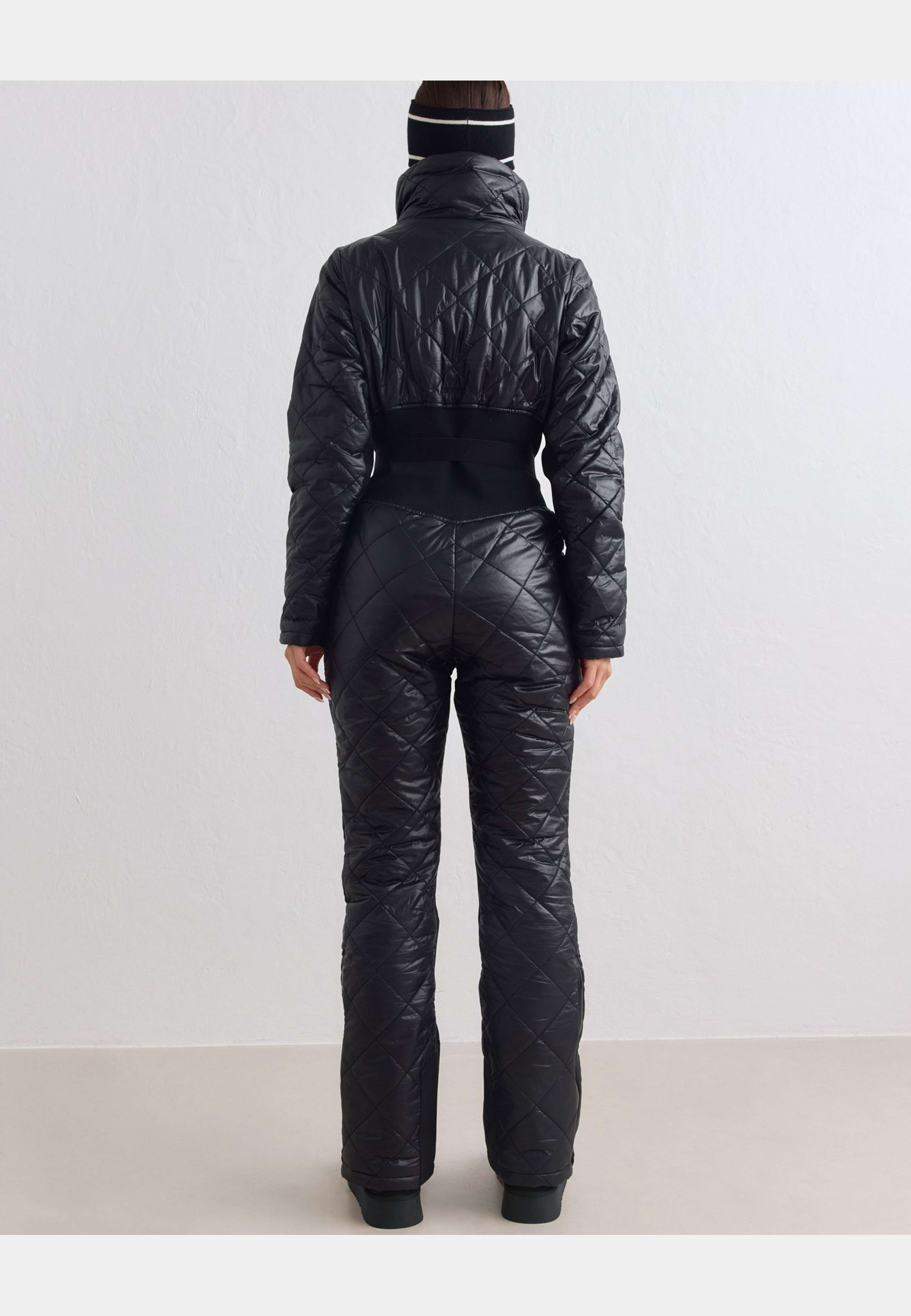Luxe Ski Overall, från aim'n, i färgen black. Klicka för att öppna bilden i stort format