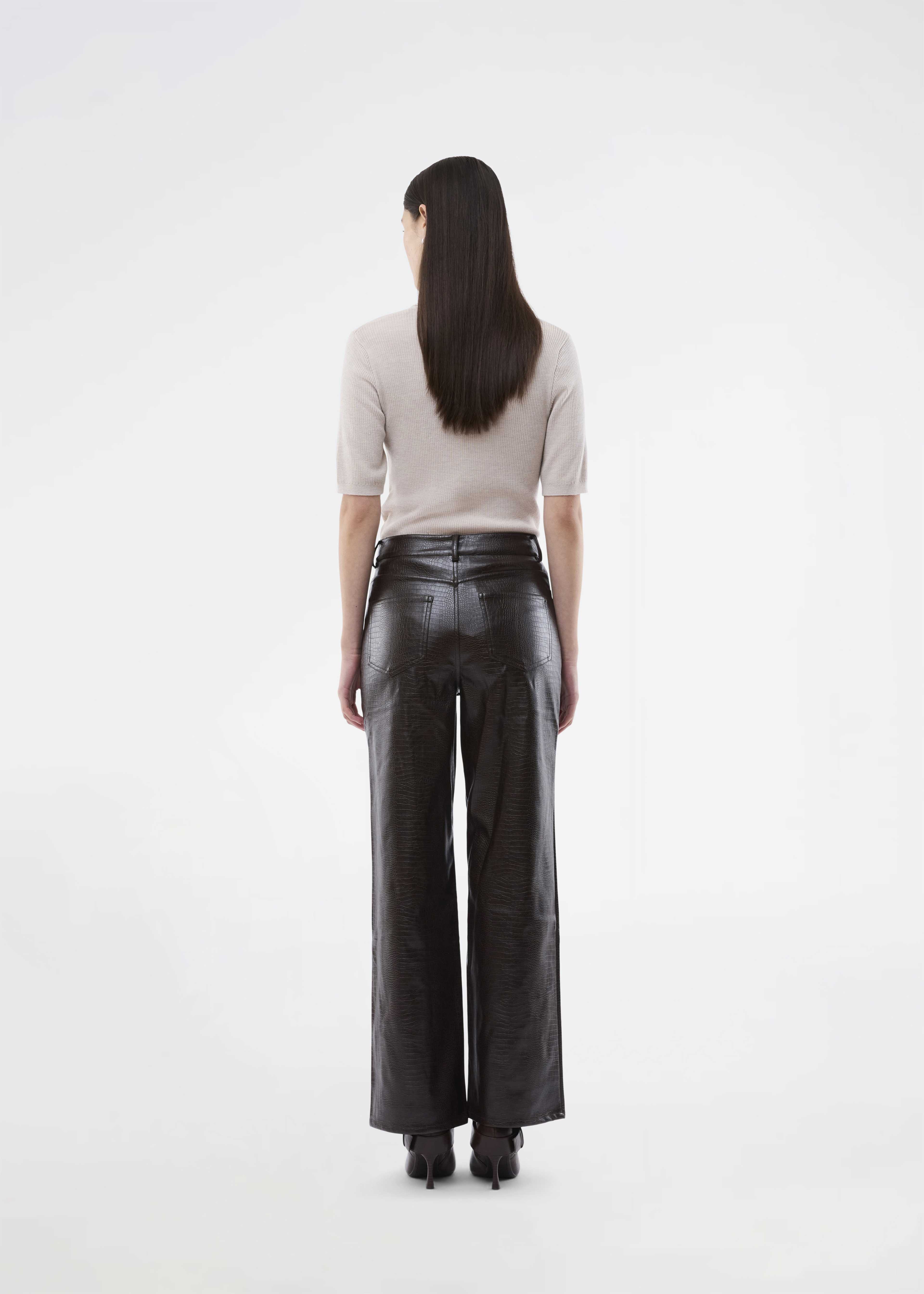 Hirokimd Ss Polo, från Modström, i färgen summer sand. Klicka för att öppna bilden i stort format