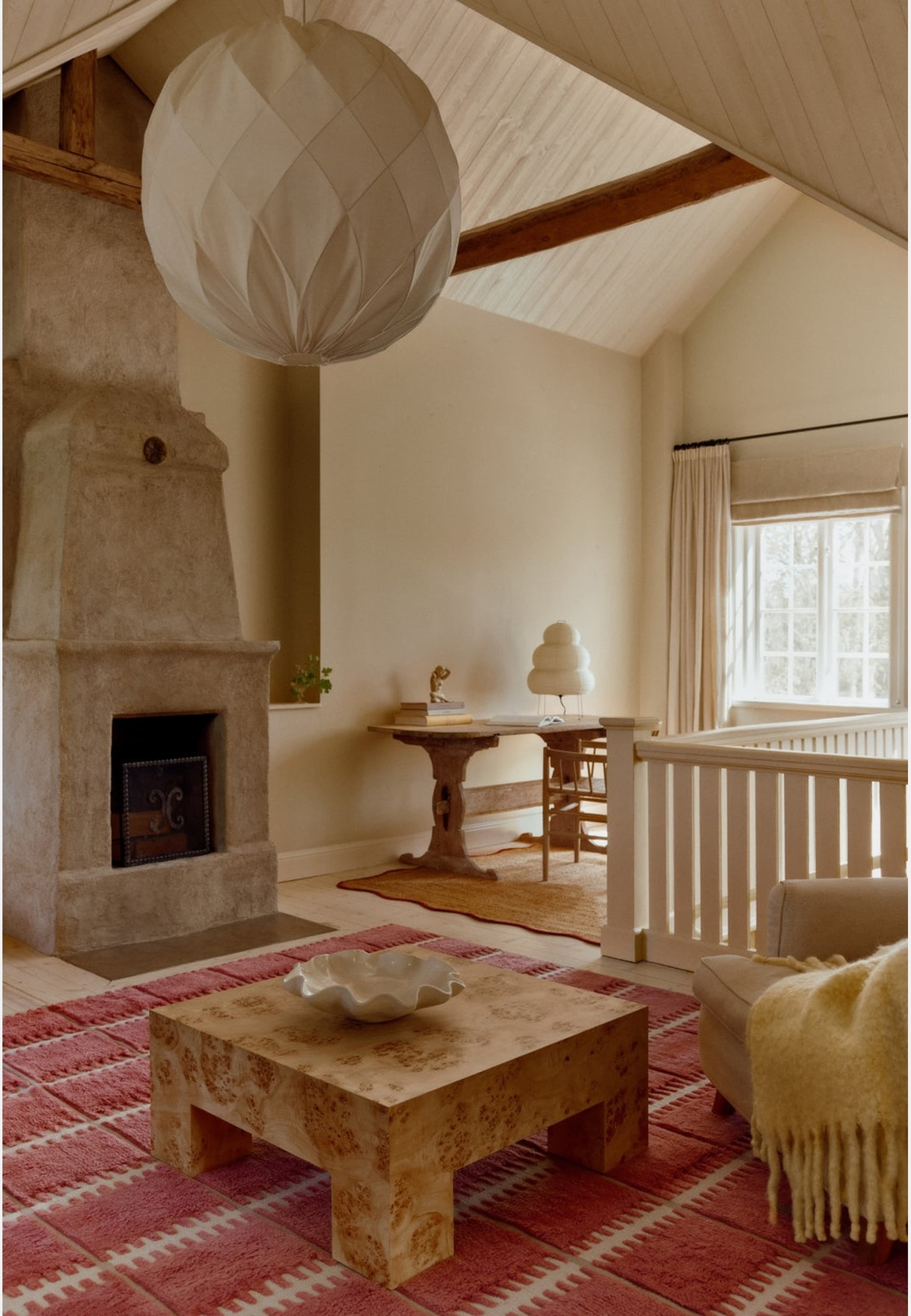 Lilly Claret Red, från Layered, i färgen claret red. Klicka för att öppna bilden i stort format