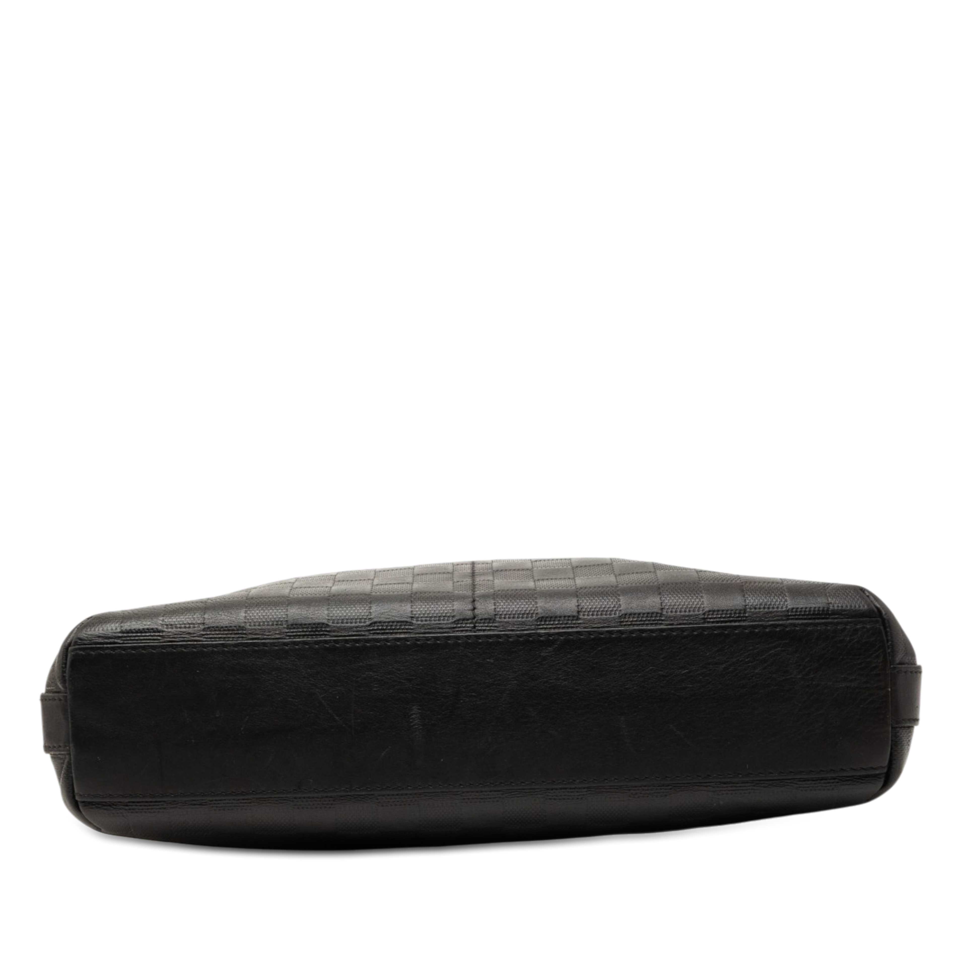 Louis Vuitton Damier Infini Calypso Mm, från Luxclusif, i färgen black. Klicka för att öppna bilden i stort format