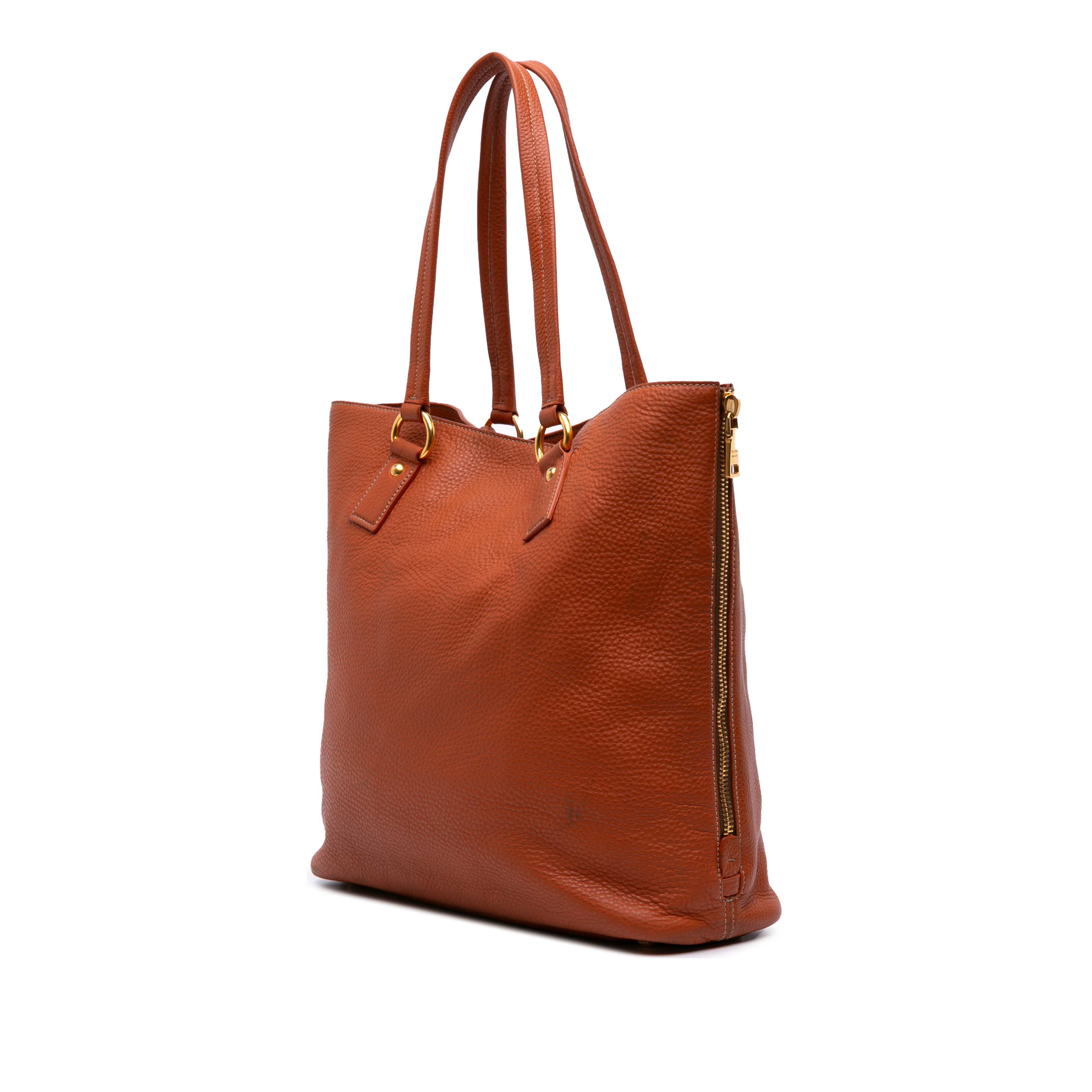 Prada Vitello Daino Side Zip Shopper Tote, från Luxclusif, i färgen dark orange. Klicka för att öppna bilden i stort format