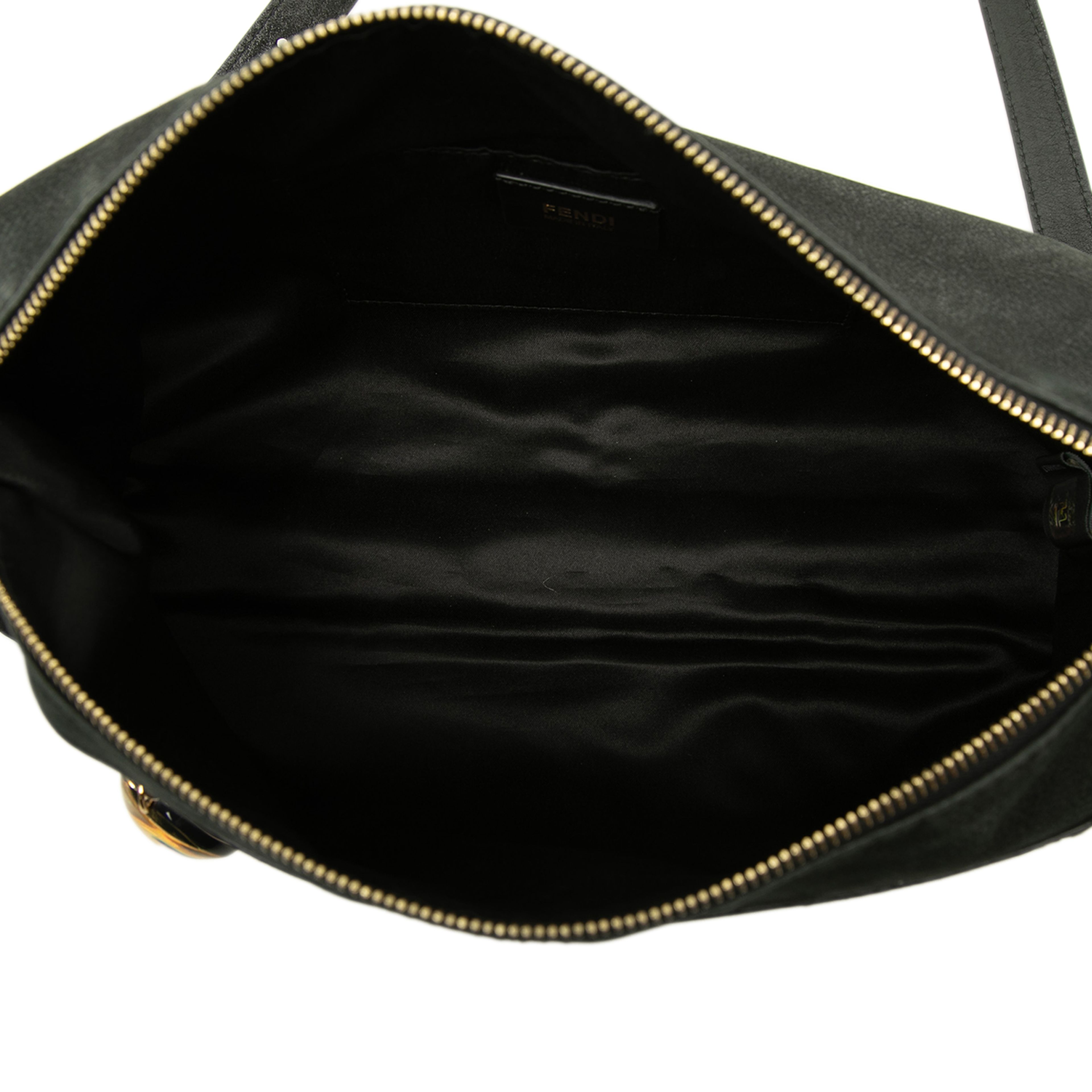 Fendi Metallic Calfskin Vitello Savana Forever Crossbody, från Luxclusif, i färgen svart. Klicka för att öppna bilden i stort format