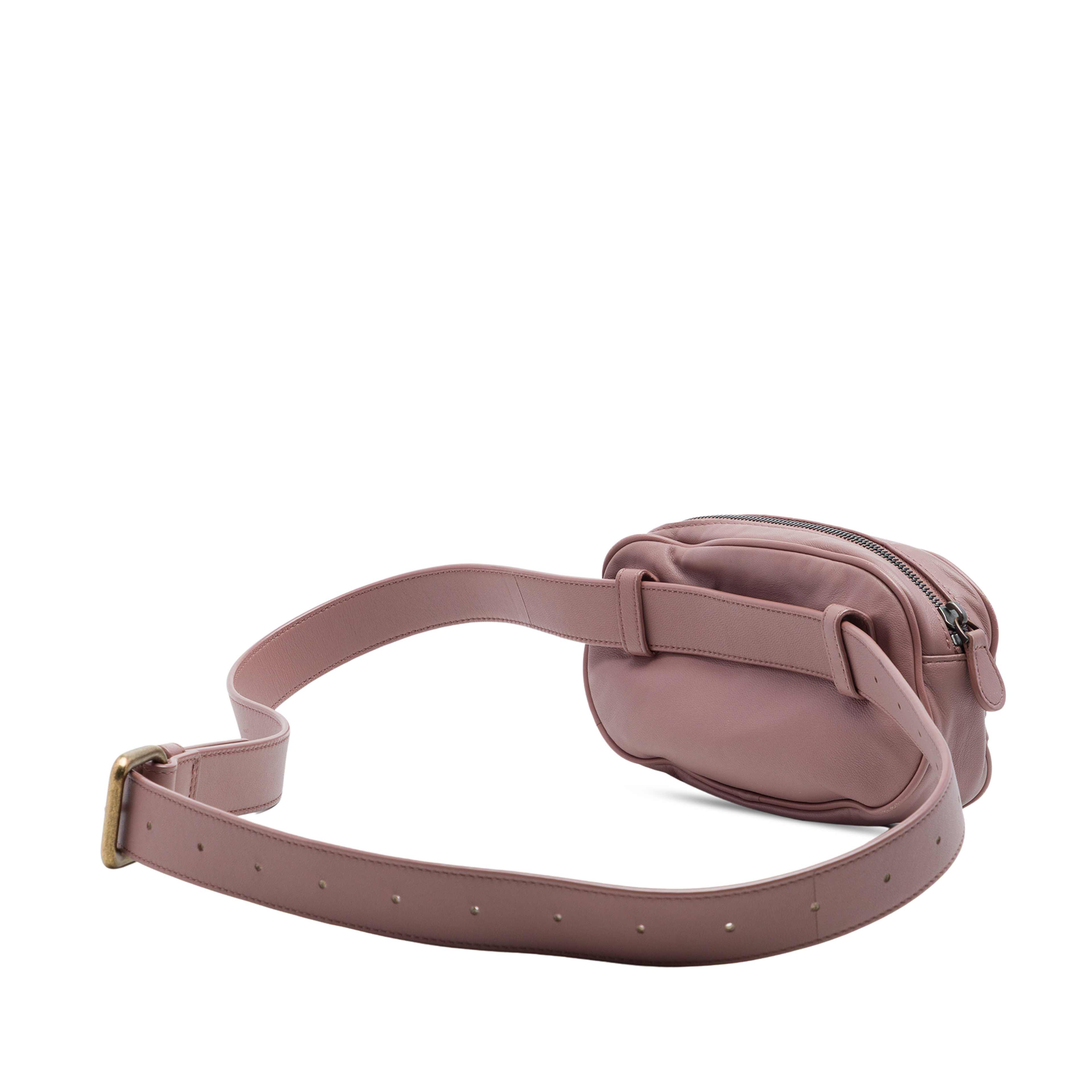 Bottega Veneta Nappa Intrecciato Belt Bag, från Luxclusif, i färgen rosa. Klicka för att öppna bilden i stort format