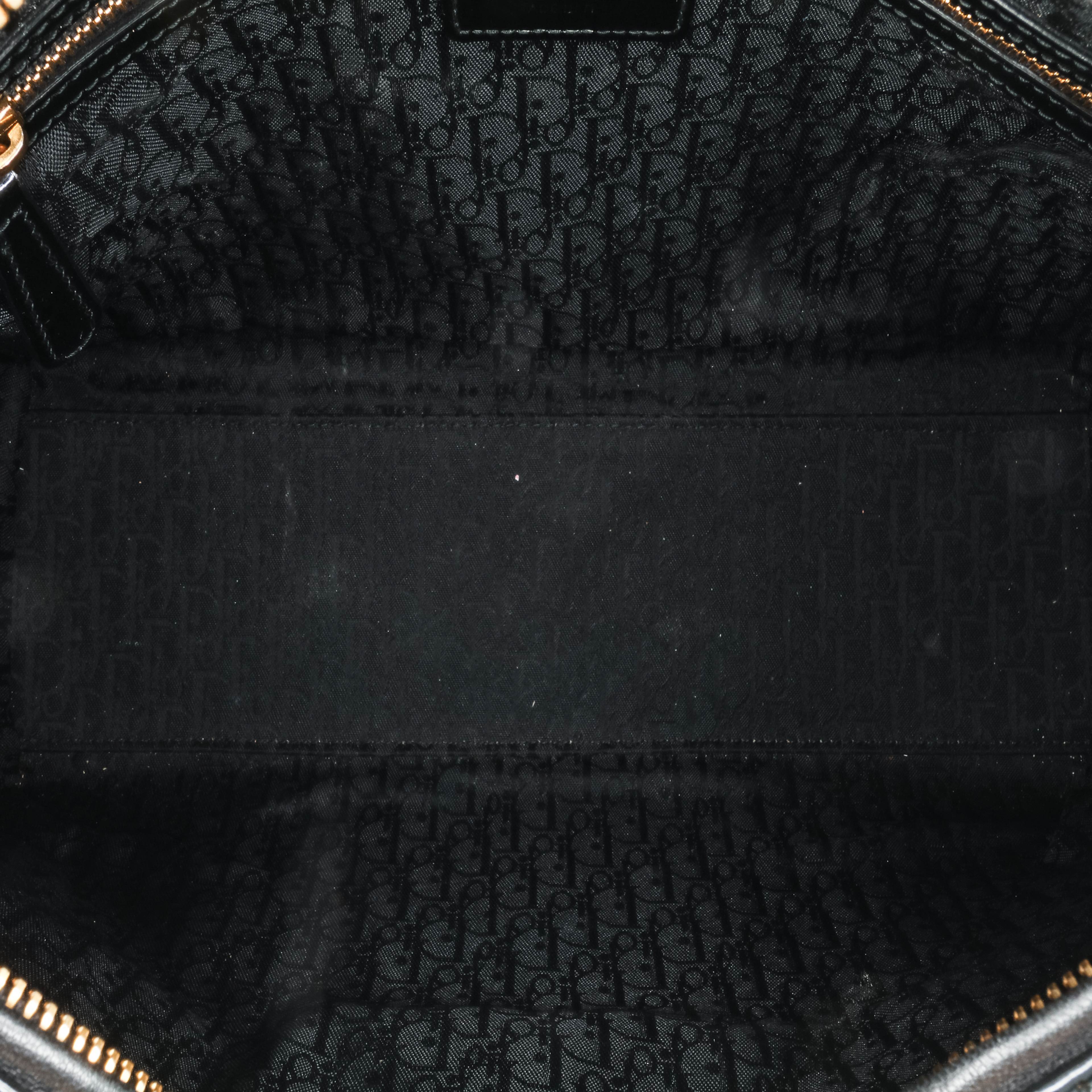 Dior Large Patent Cannage Lady Dior, från Luxclusif, i färgen black. Klicka för att öppna bilden i stort format