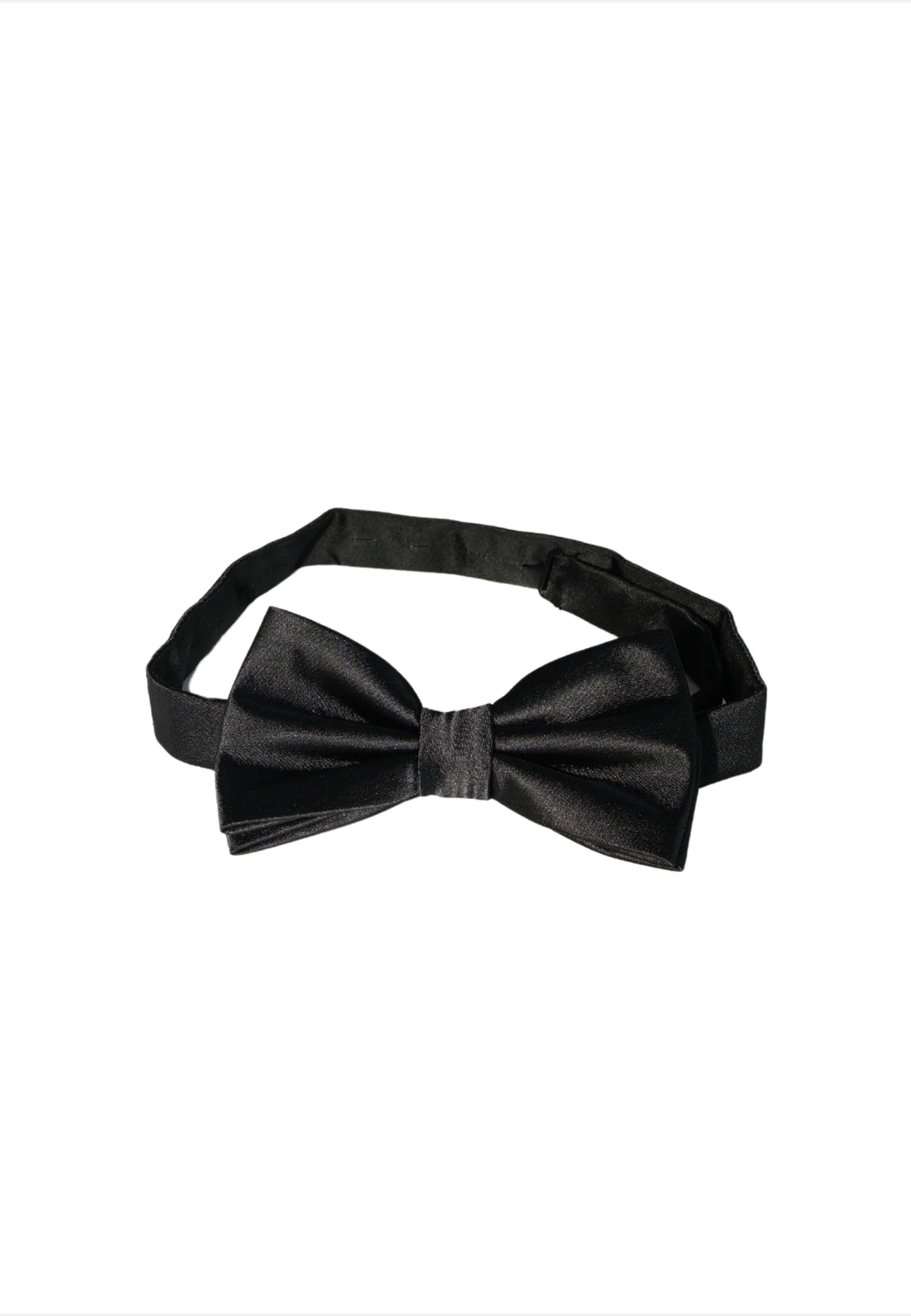 Bow Tie Plain Pre Tied, från John Henric, i färgen black. Klicka för att öppna bilden i stort format