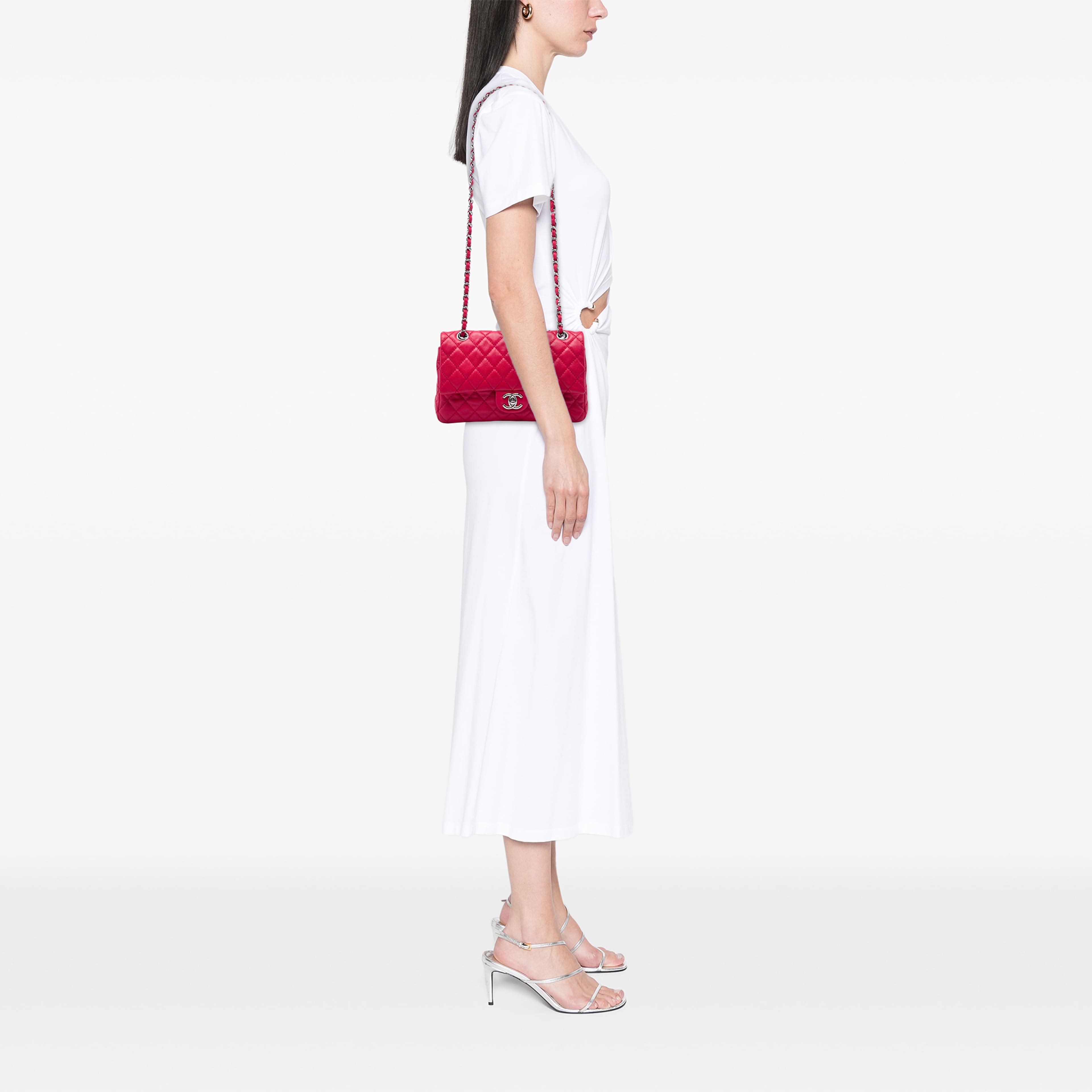 Chanel Medium Classic Caviar Double Flap, från Luxclusif, i färgen rosa. Klicka för att öppna bilden i stort format