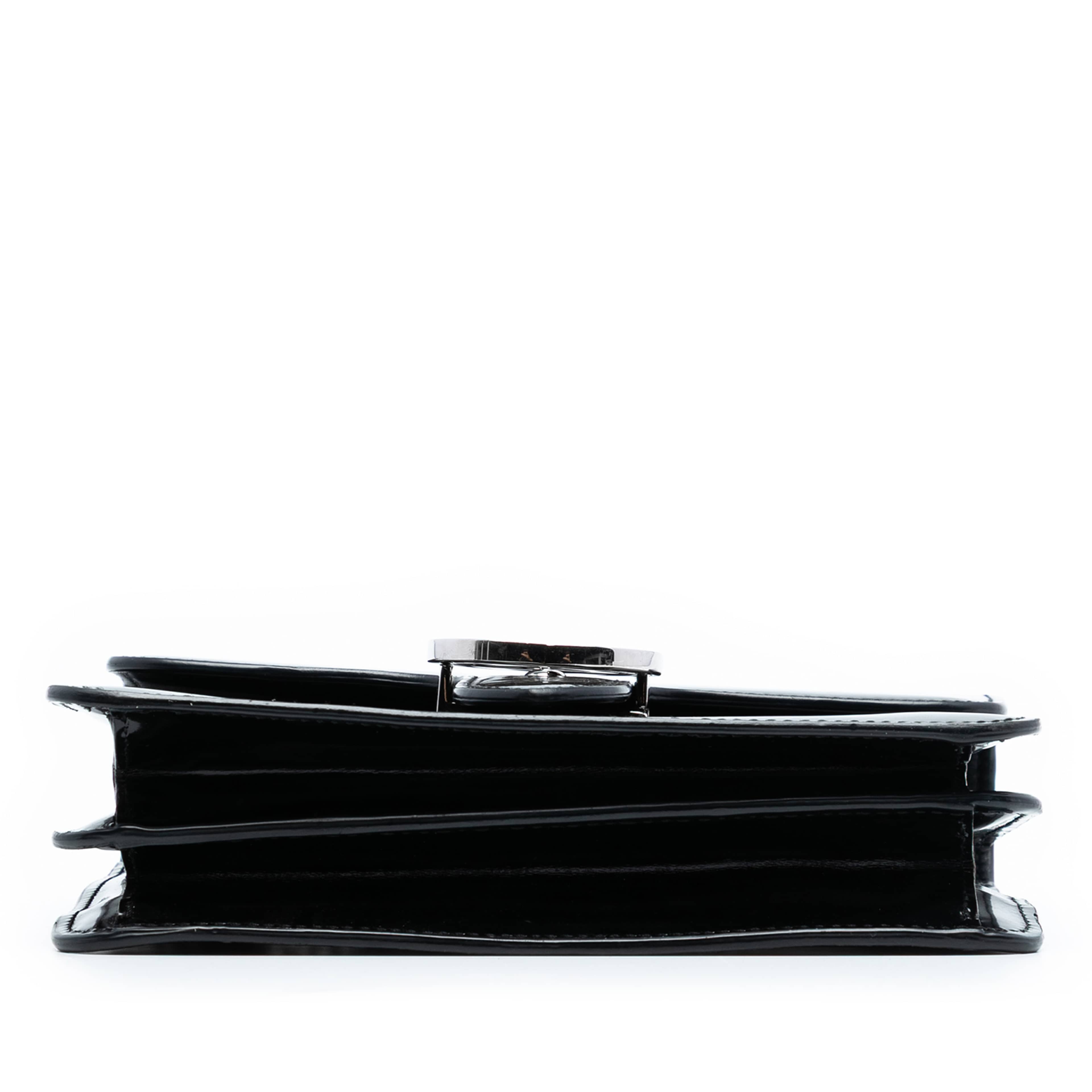 Gucci Small Polished Calfskin Interlocking G Dollar Crossbody, från Luxclusif, i färgen black. Klicka för att öppna bilden i stort format