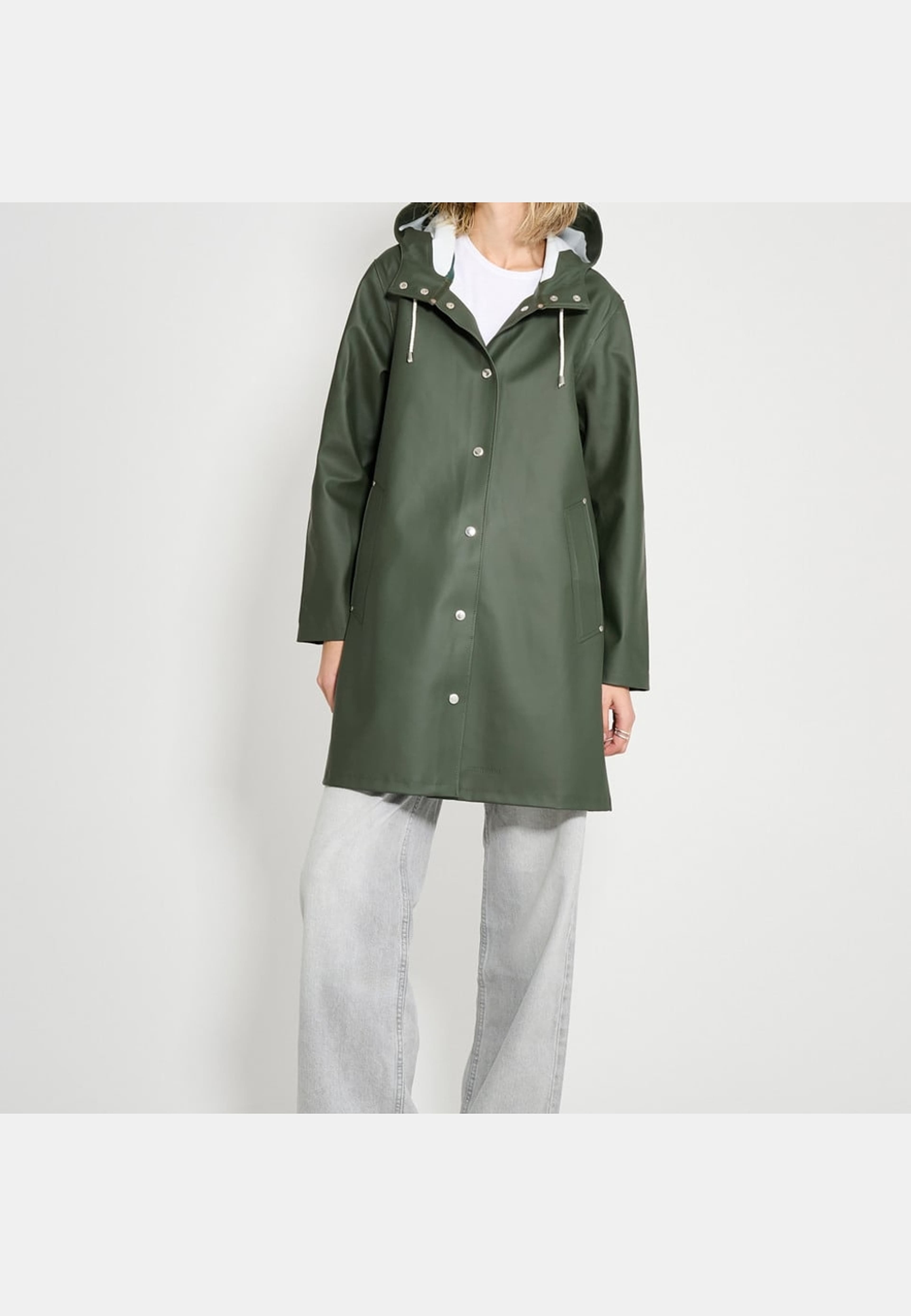Mosebacke Original A-line Raincoat, från Stutterheim, i färgen green. Klicka för att öppna bilden i stort format