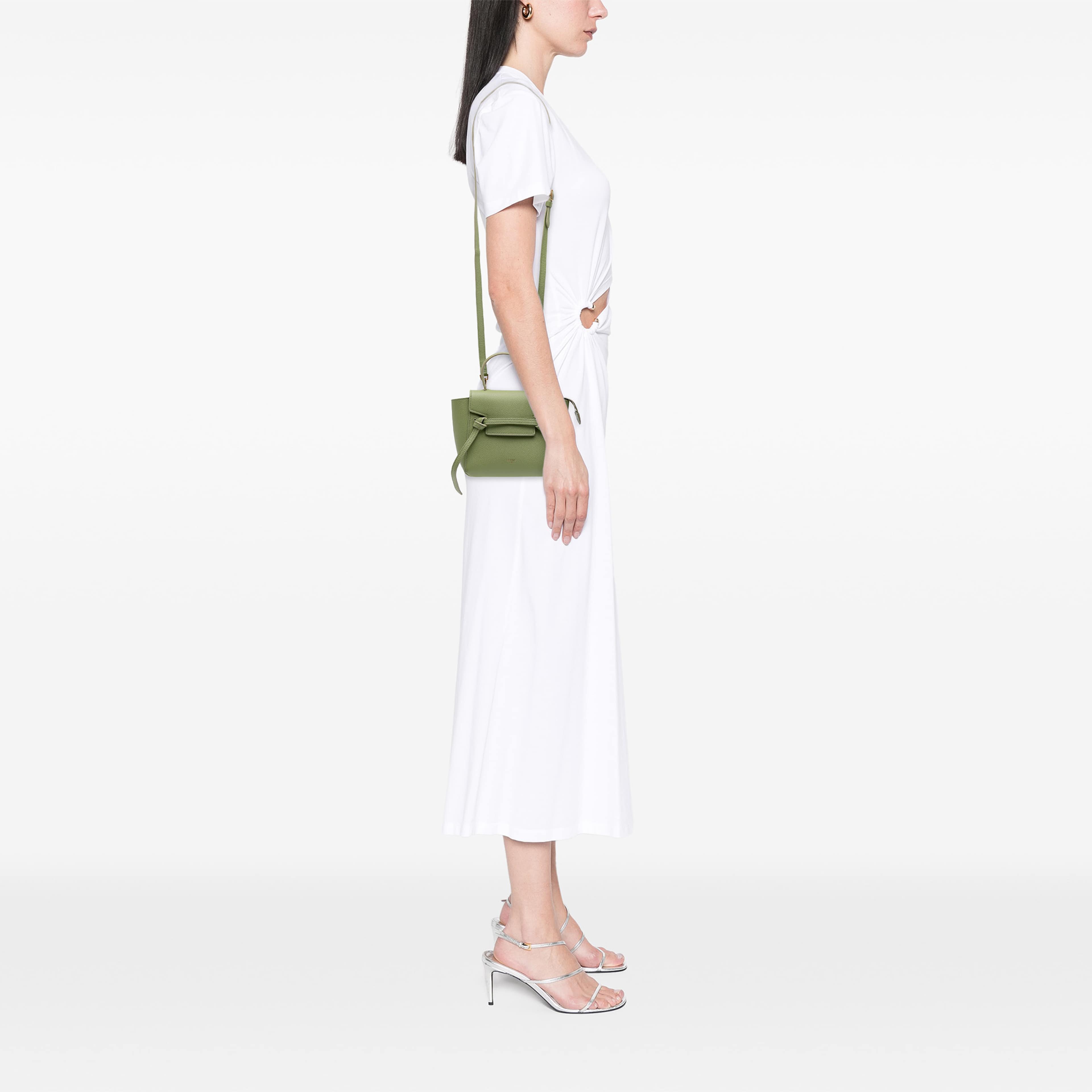 Celine Pico Grained Calfskin Belt Bag, från Luxclusif, i färgen grön. Klicka för att öppna bilden i stort format