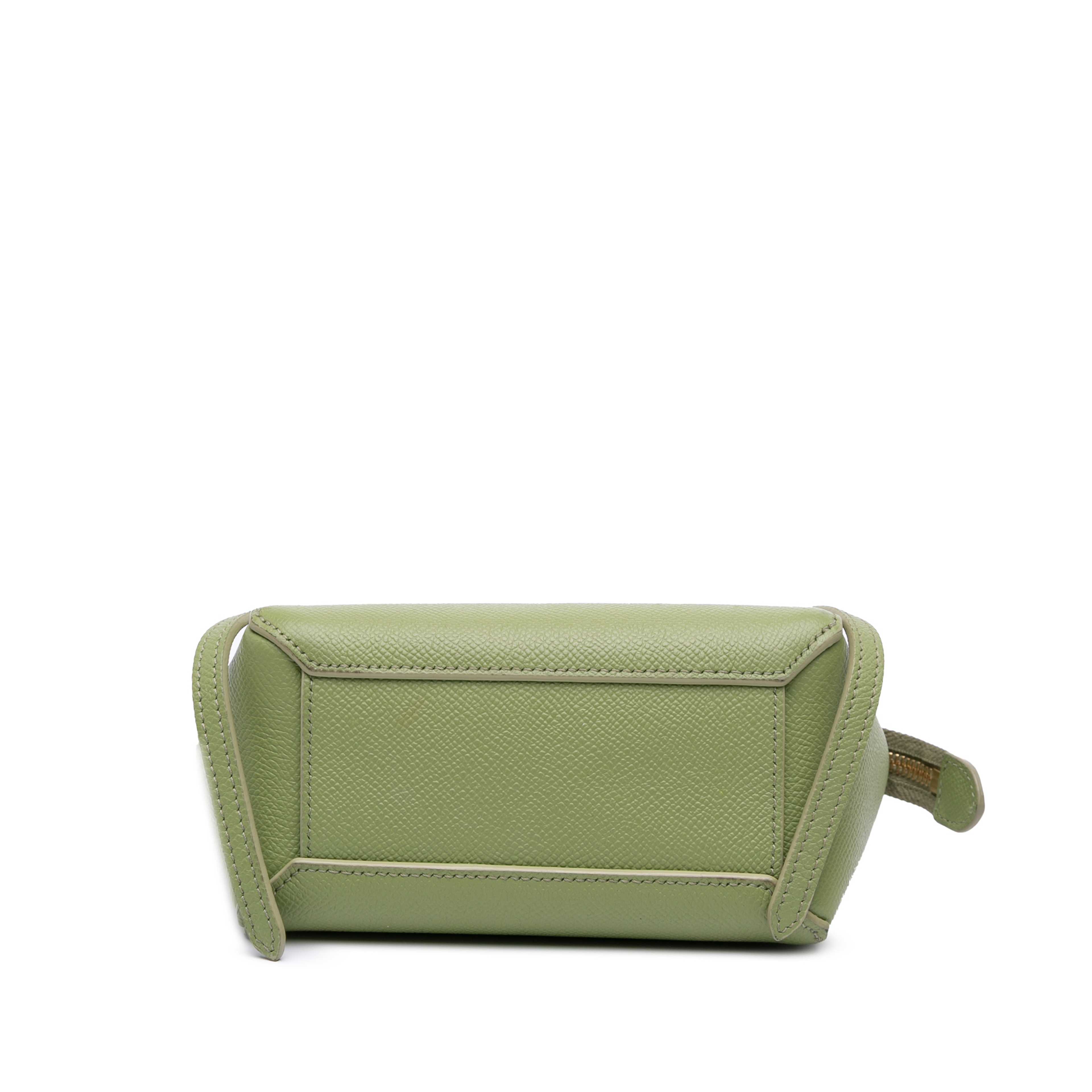 Celine Pico Grained Calfskin Belt Bag, från Luxclusif, i färgen grön. Klicka för att öppna bilden i stort format