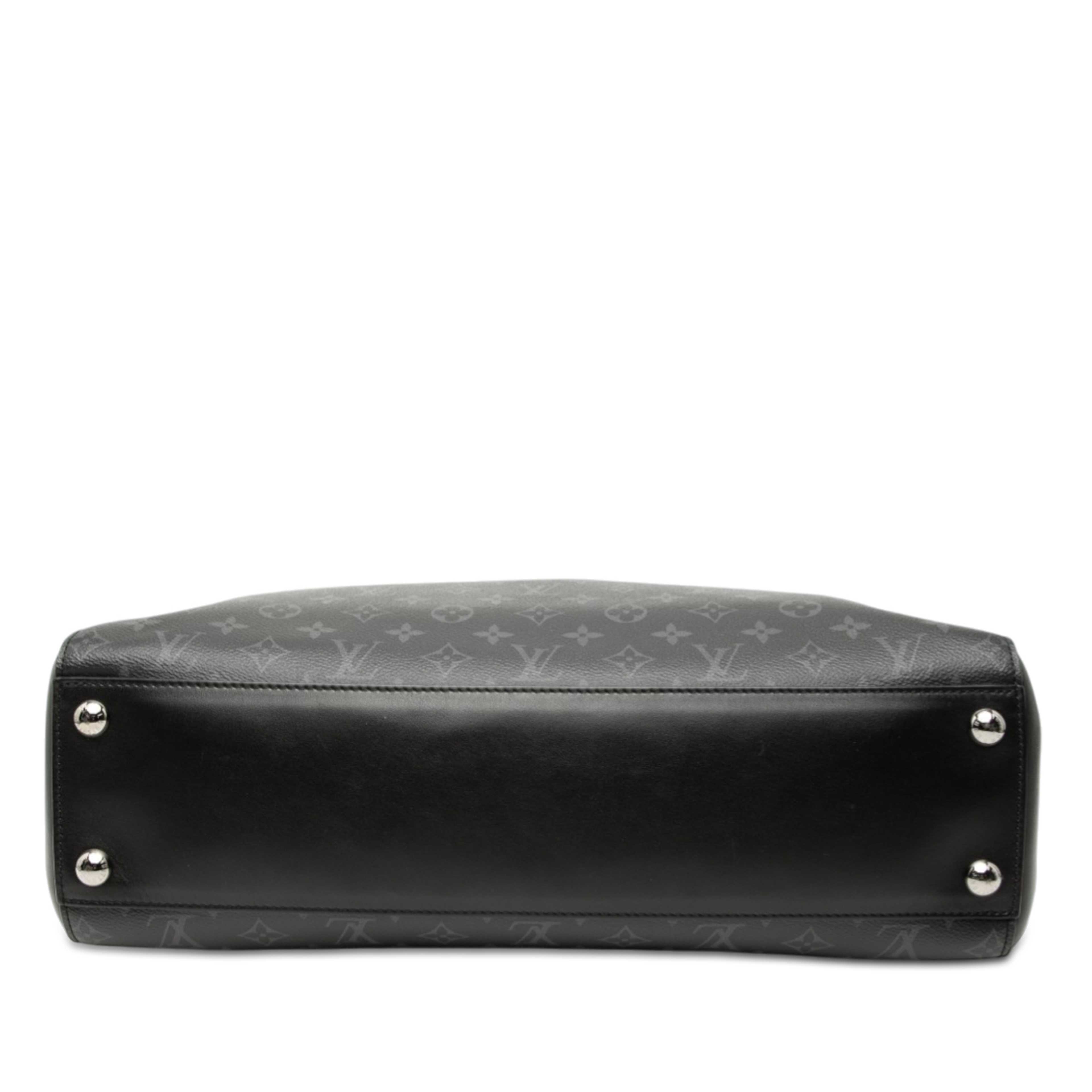 Louis Vuitton Monogram Eclipse Grand Sac Tote, från Luxclusif, i färgen black. Klicka för att öppna bilden i stort format