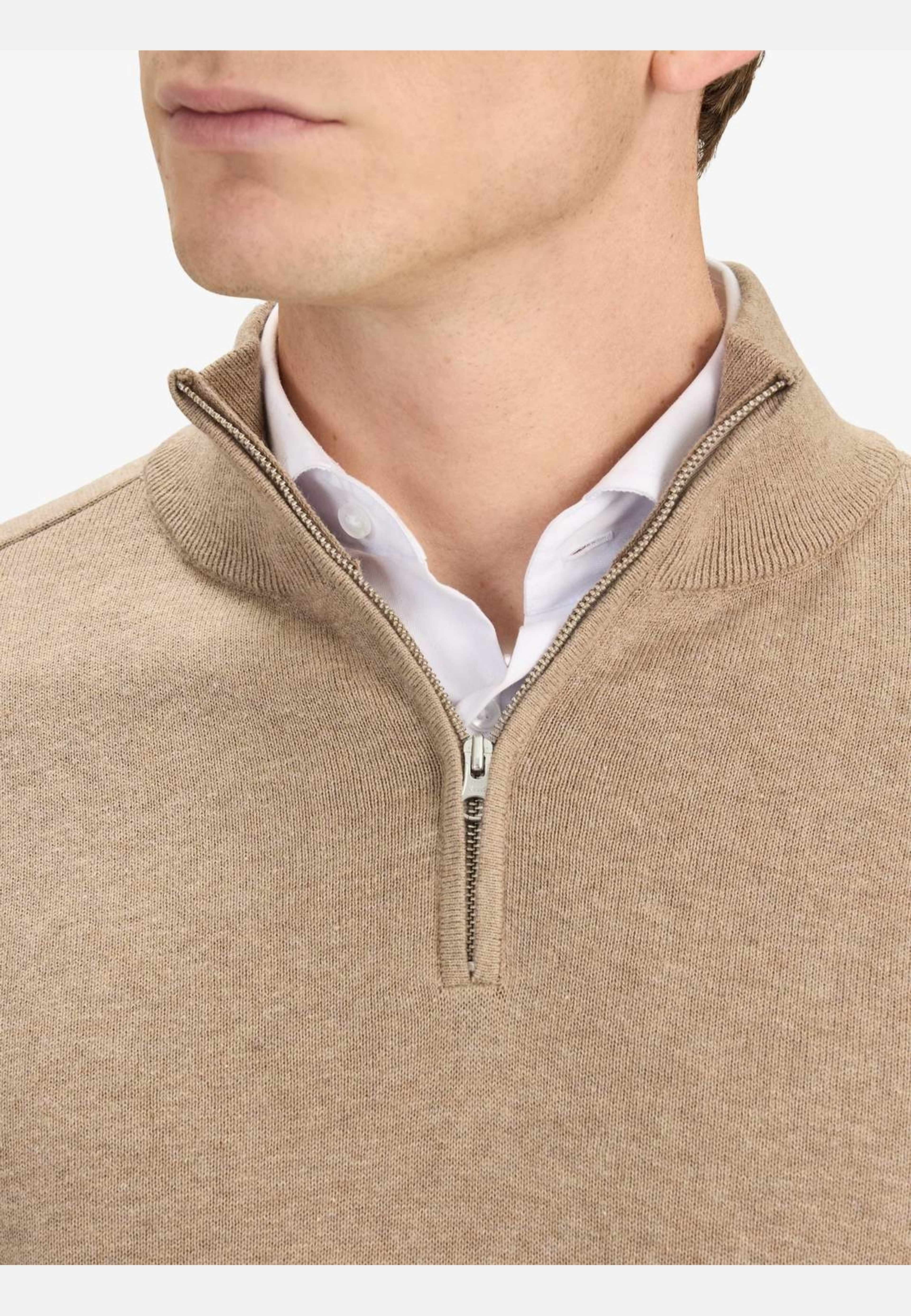 Cotton Plain Knitted Half Zipper Sweater (alex), från John Henric, i färgen cream. Klicka för att öppna bilden i stort format