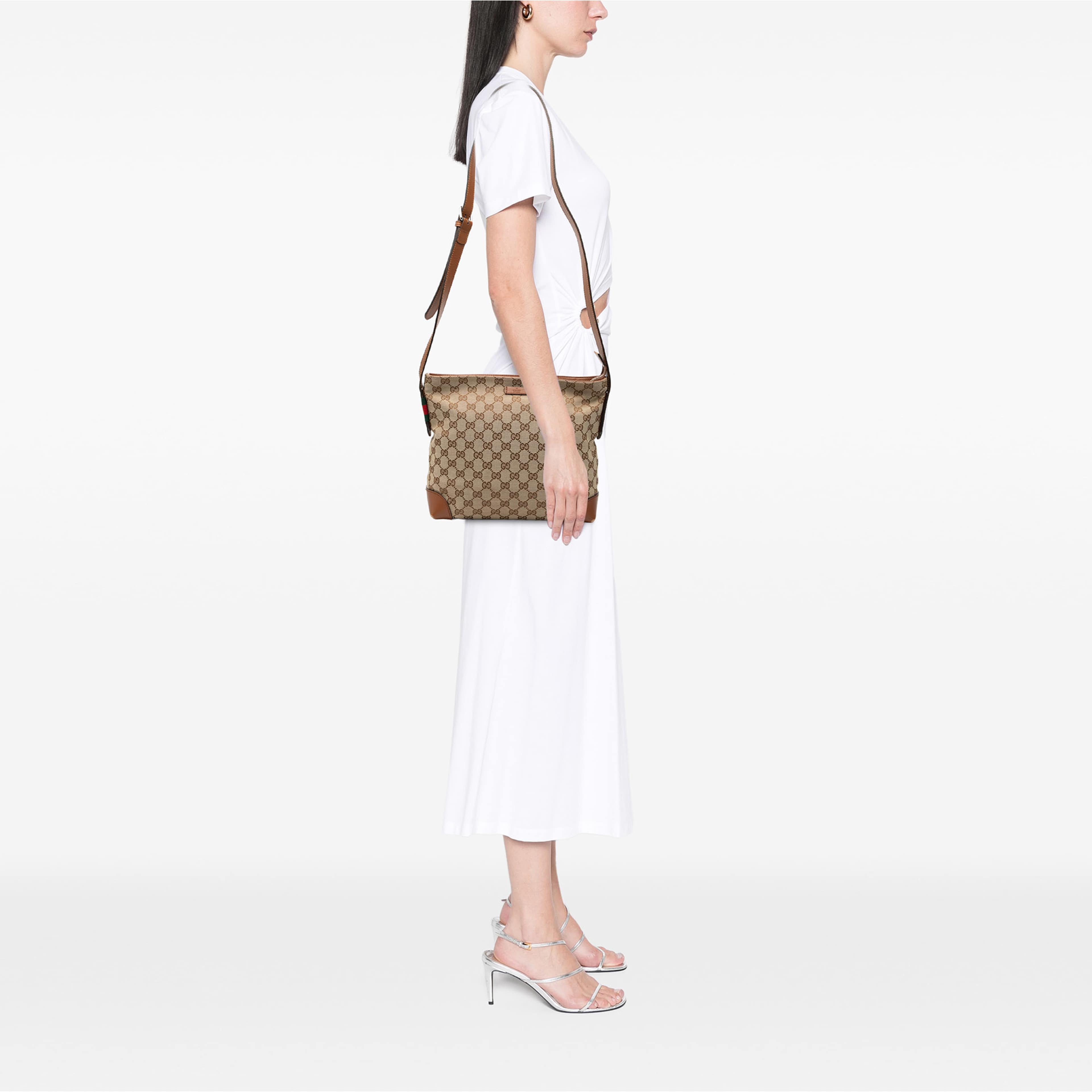 Gucci Gg Canvas Web Crossbody, från Luxclusif, i färgen beige. Klicka för att öppna bilden i stort format
