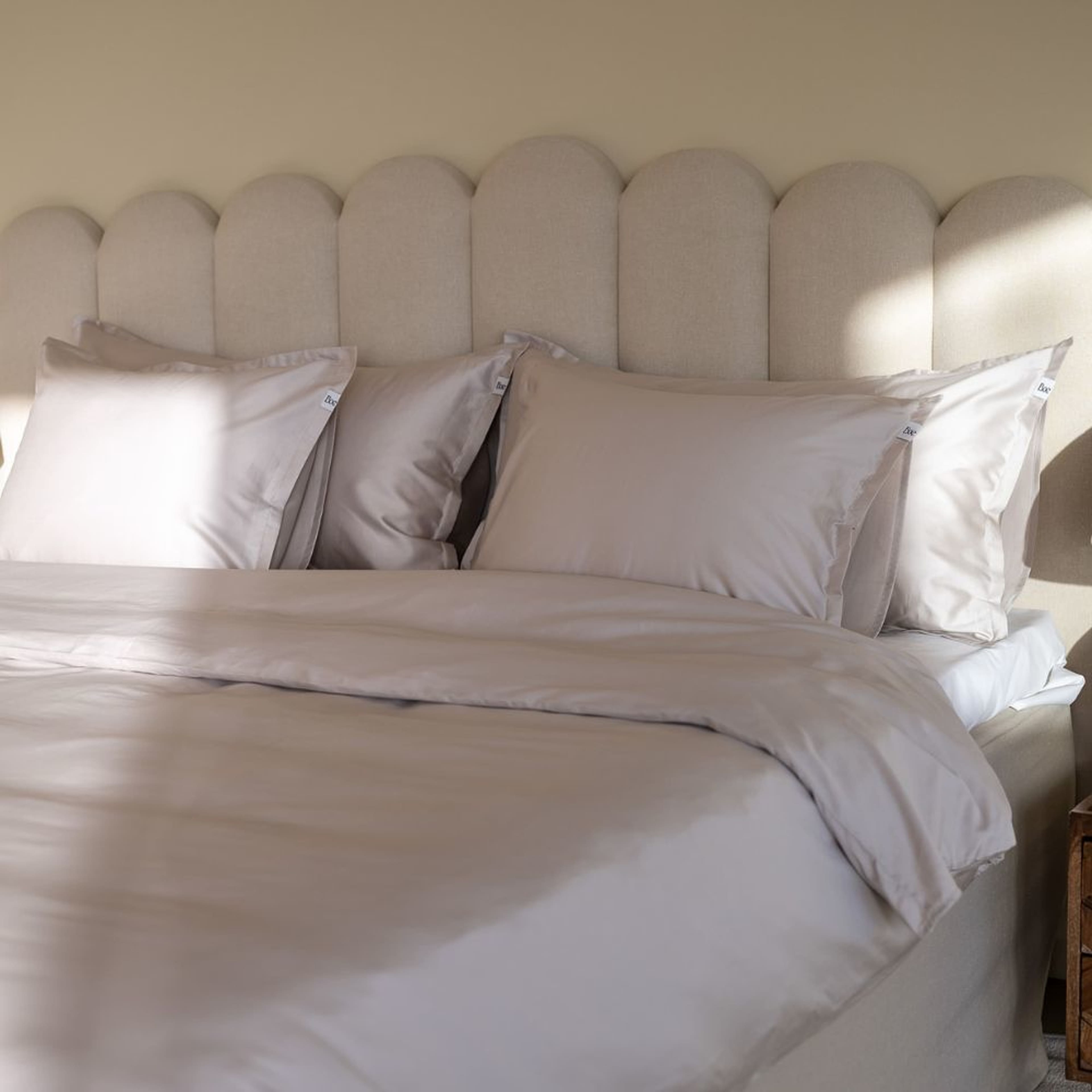 Regency Lee - Örngott 50x90, från Home of ESS, i färgen champagne. Klicka för att öppna bilden i stort format