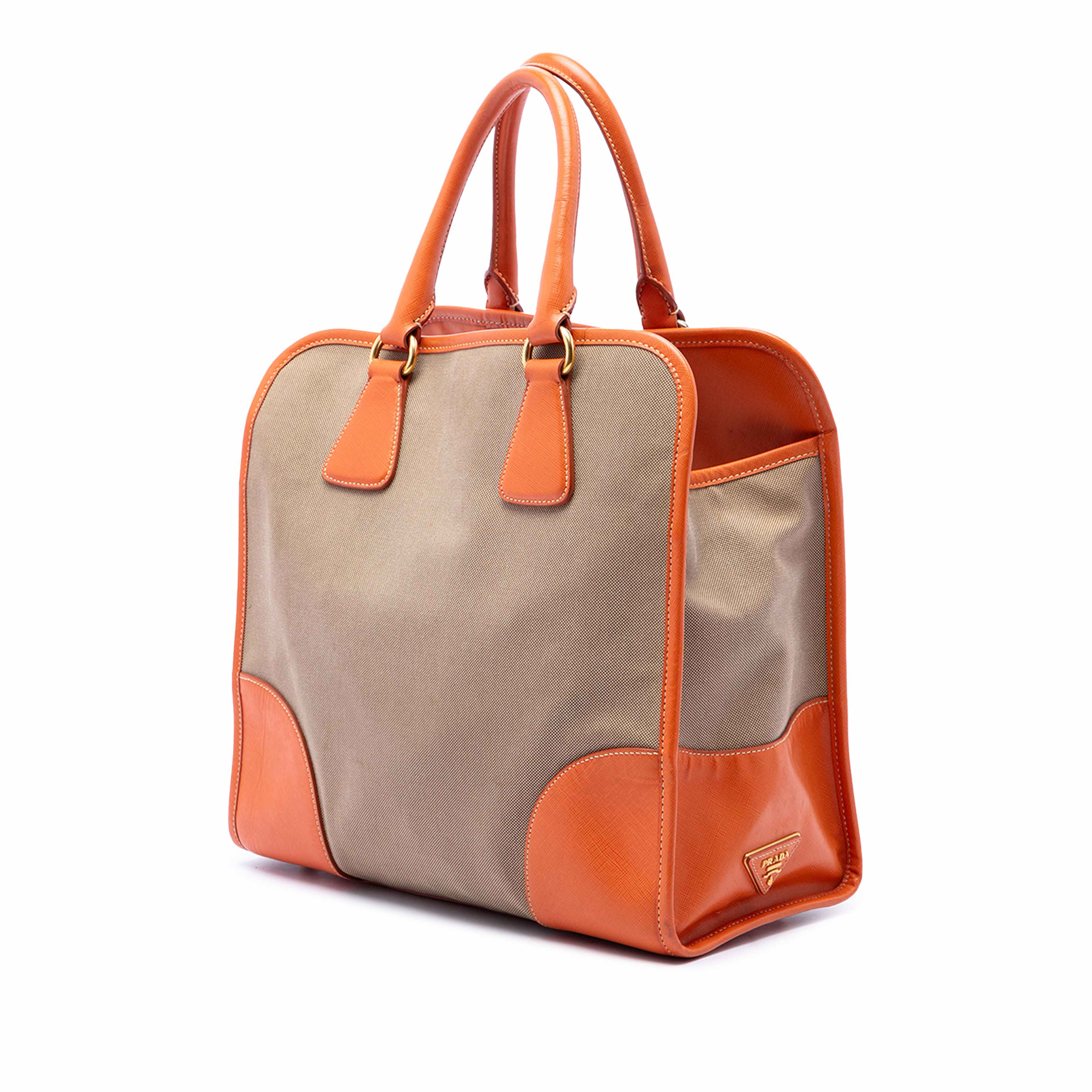 Prada Saffiano Trimmed Canvas Canapa Logo Satchel, från Luxclusif, i färgen brun. Klicka för att öppna bilden i stort format