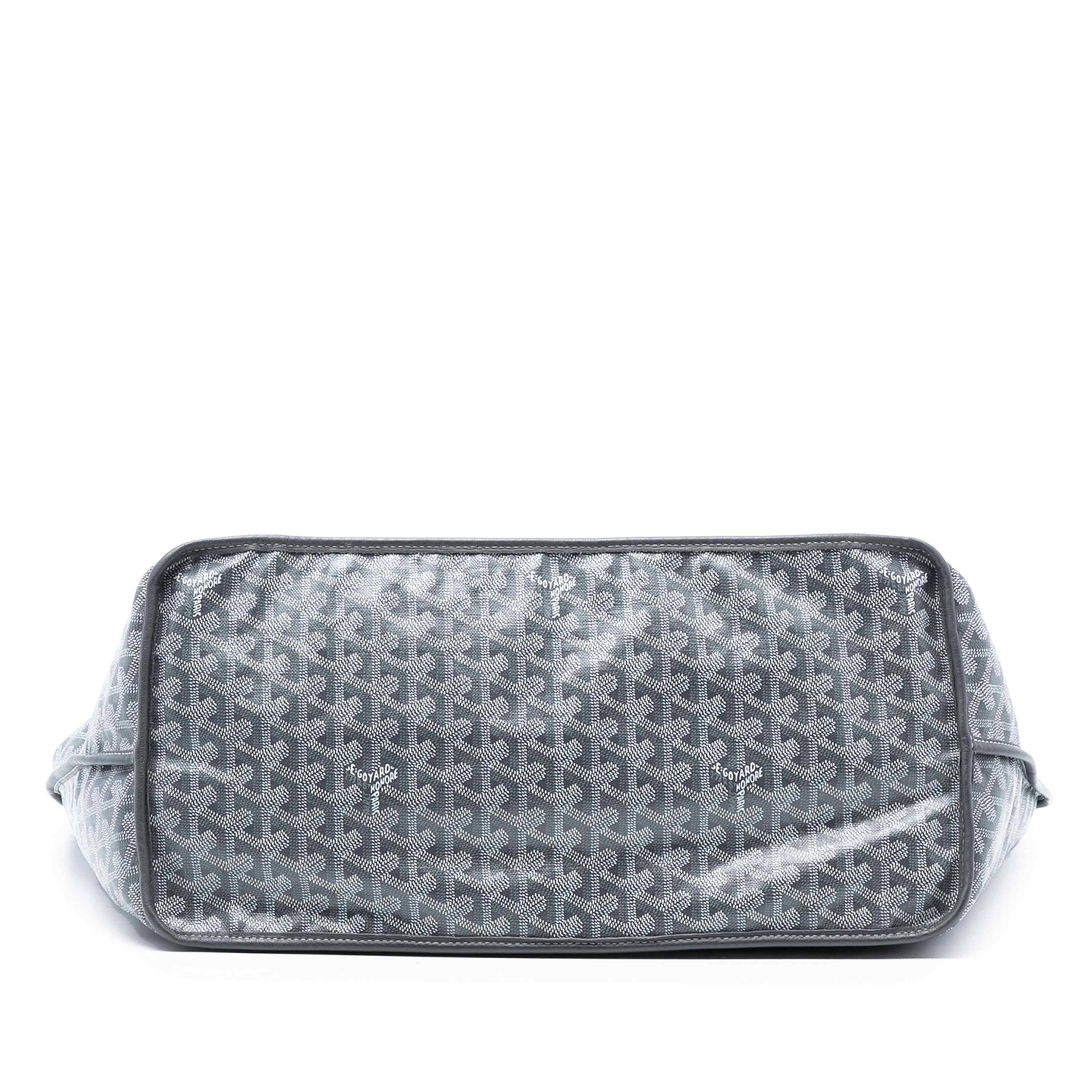 Goyard Goyardine Saint Louis Gm, från Luxclusif, i färgen gray. Klicka för att öppna bilden i stort format
