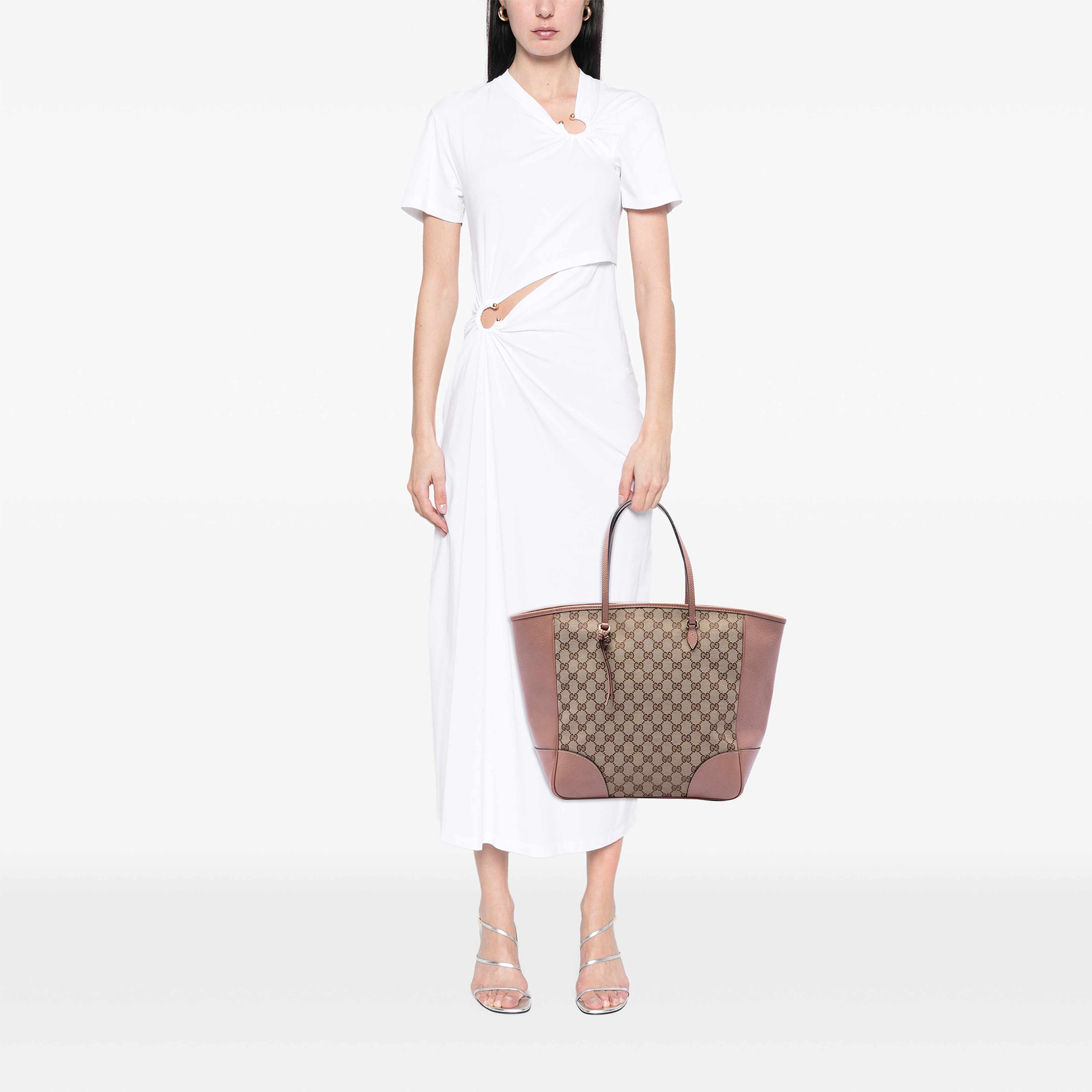 Gucci Gg Canvas And Leather Bree Tote, från Luxclusif, i färgen beige. Klicka för att öppna bilden i stort format